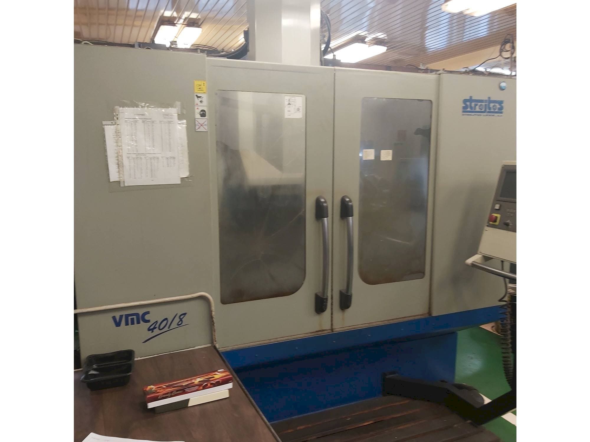 Widok z przodu maszyny Strojtos  VMC 40/8