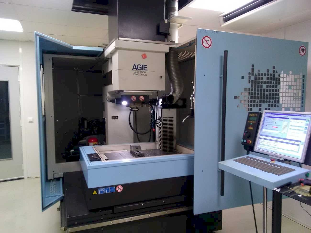 Widok z przodu maszyny AGIE AGIETRON INNOVATION 2