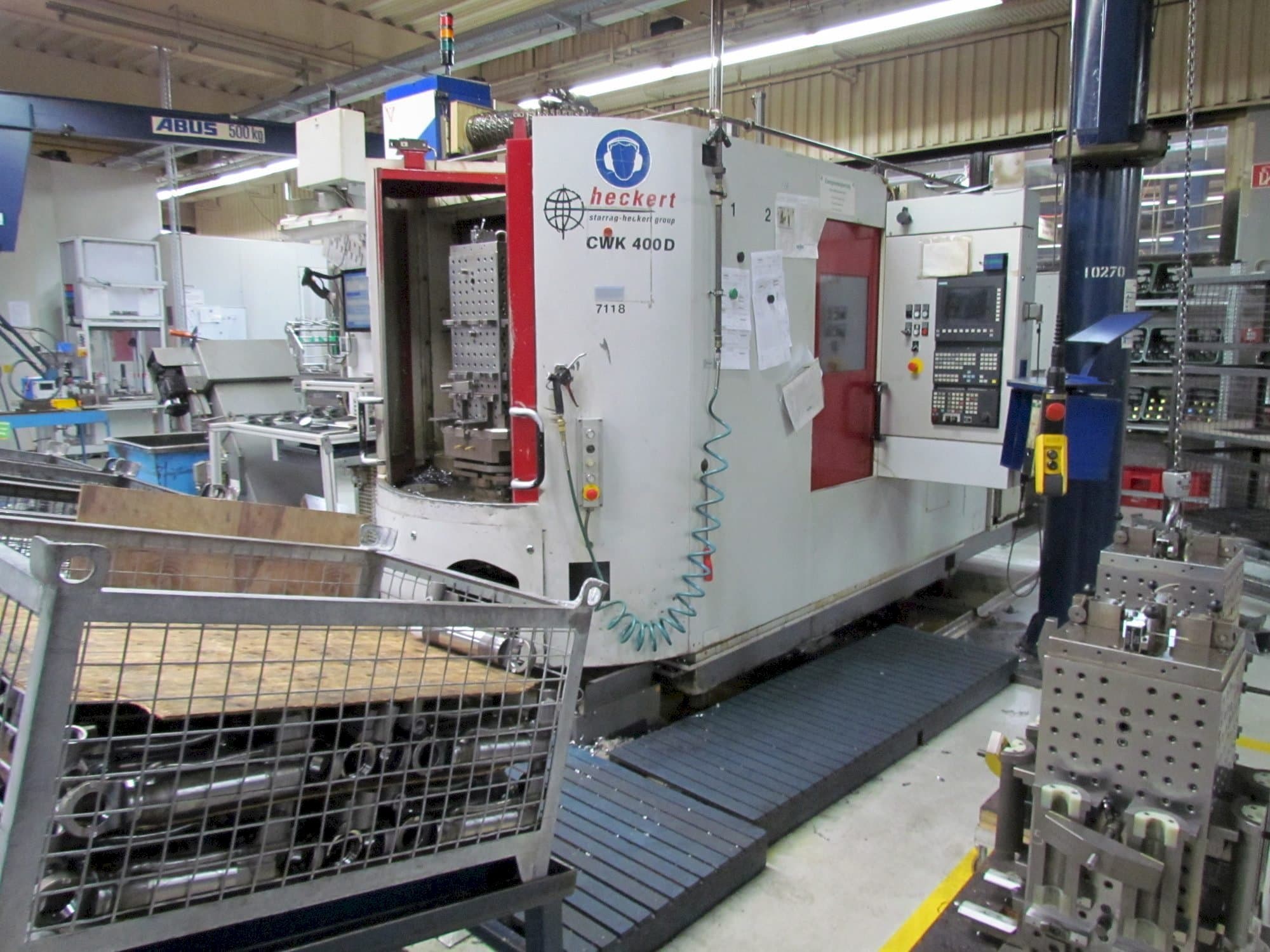 Widok z przodu maszyny Heckert CWK 400 D