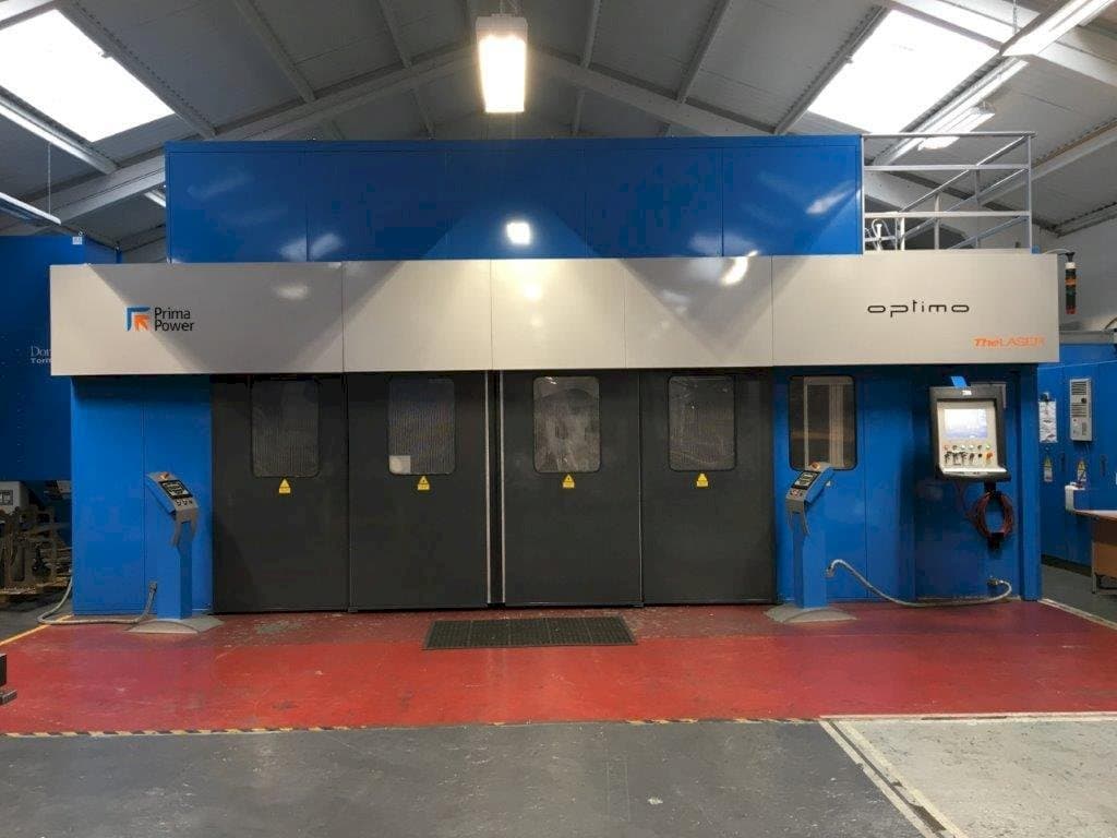 Widok z przodu maszyny Prima Power OPTIMO CV 4000