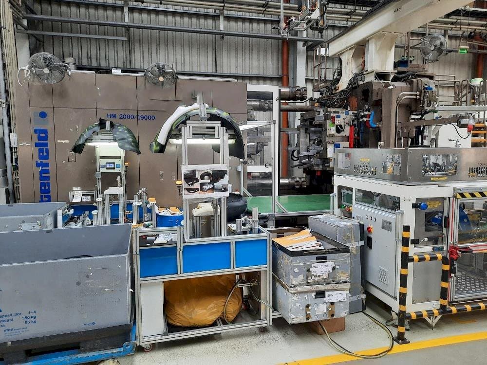 Widok z przodu maszyny Battenfeld HM2000/19000