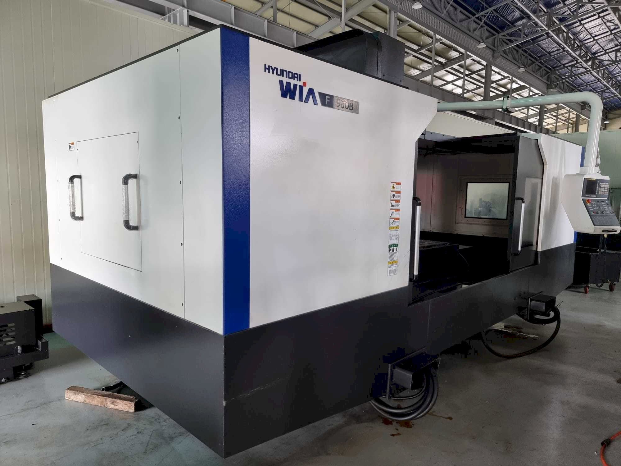 Widok z przodu maszyny Hyundai Wia F960B