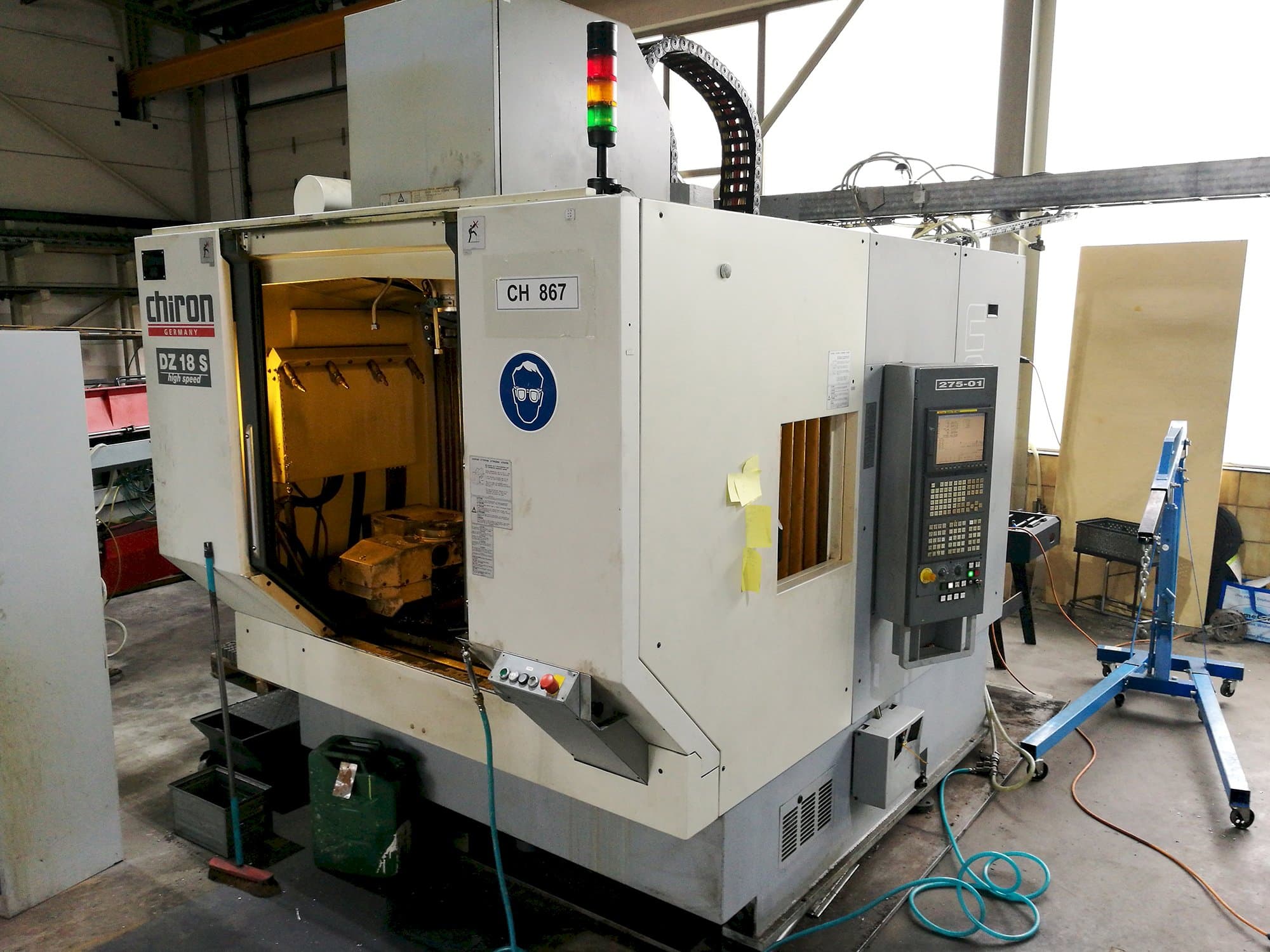 Widok z lewej maszyny Chiron DZ 18 S