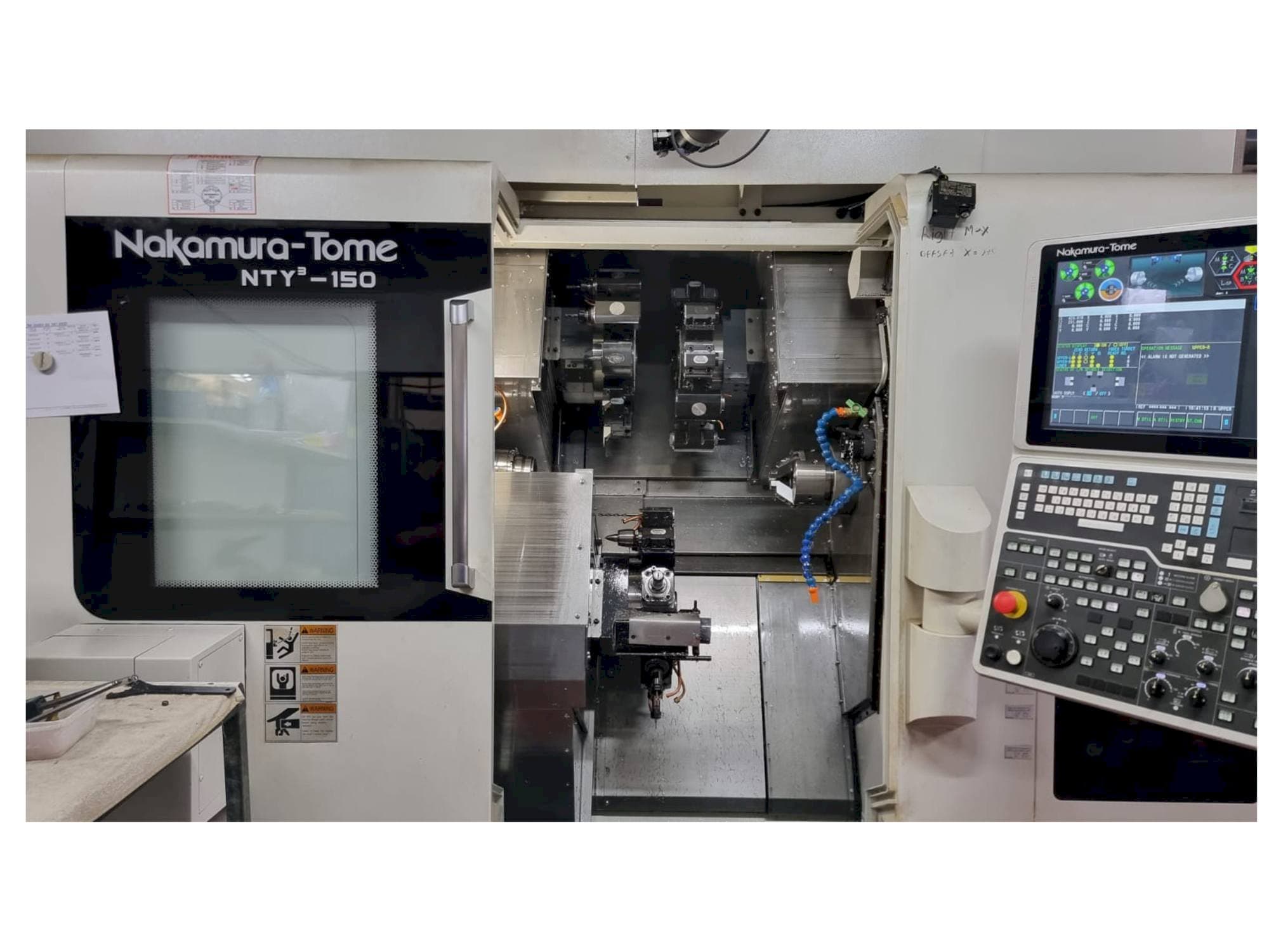 Widok z przodu maszyny NAKAMURA-TOME NTY3-150