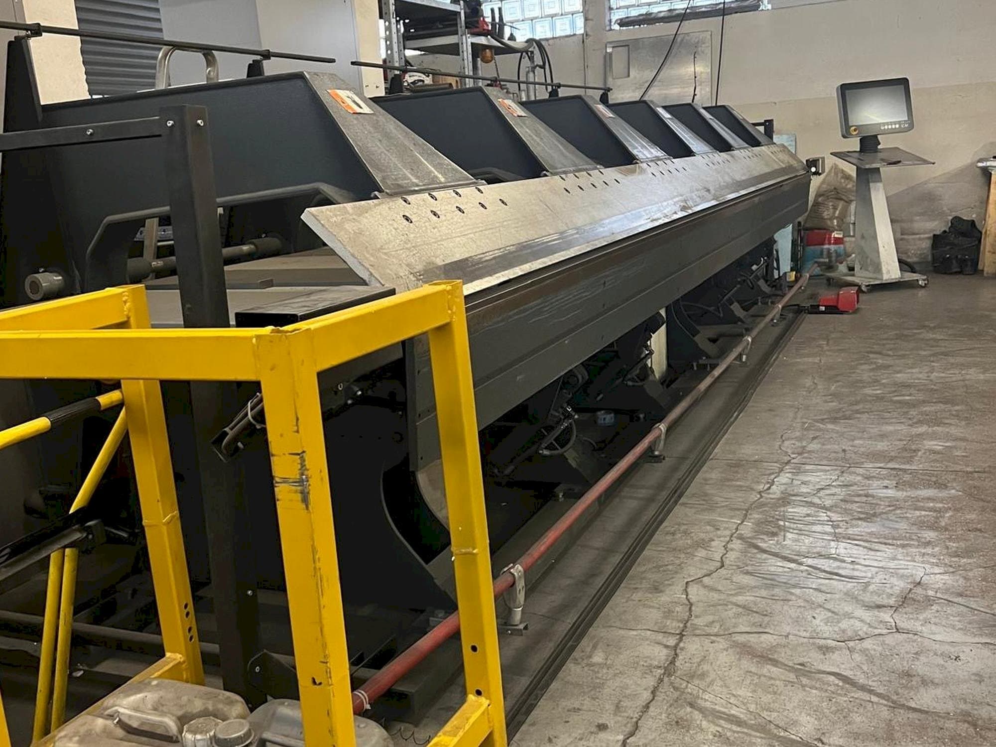 Widok z przodu maszyny Jorns Norma-Line 150-6.4