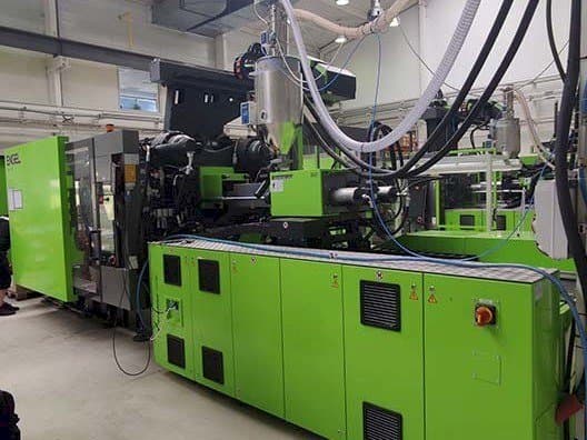 Widok z przodu maszyny Engel DUO 860/450