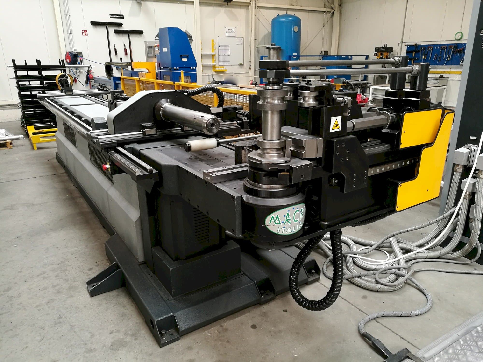 Widok z przodu maszyny Macri Italia PROVAR 6-65