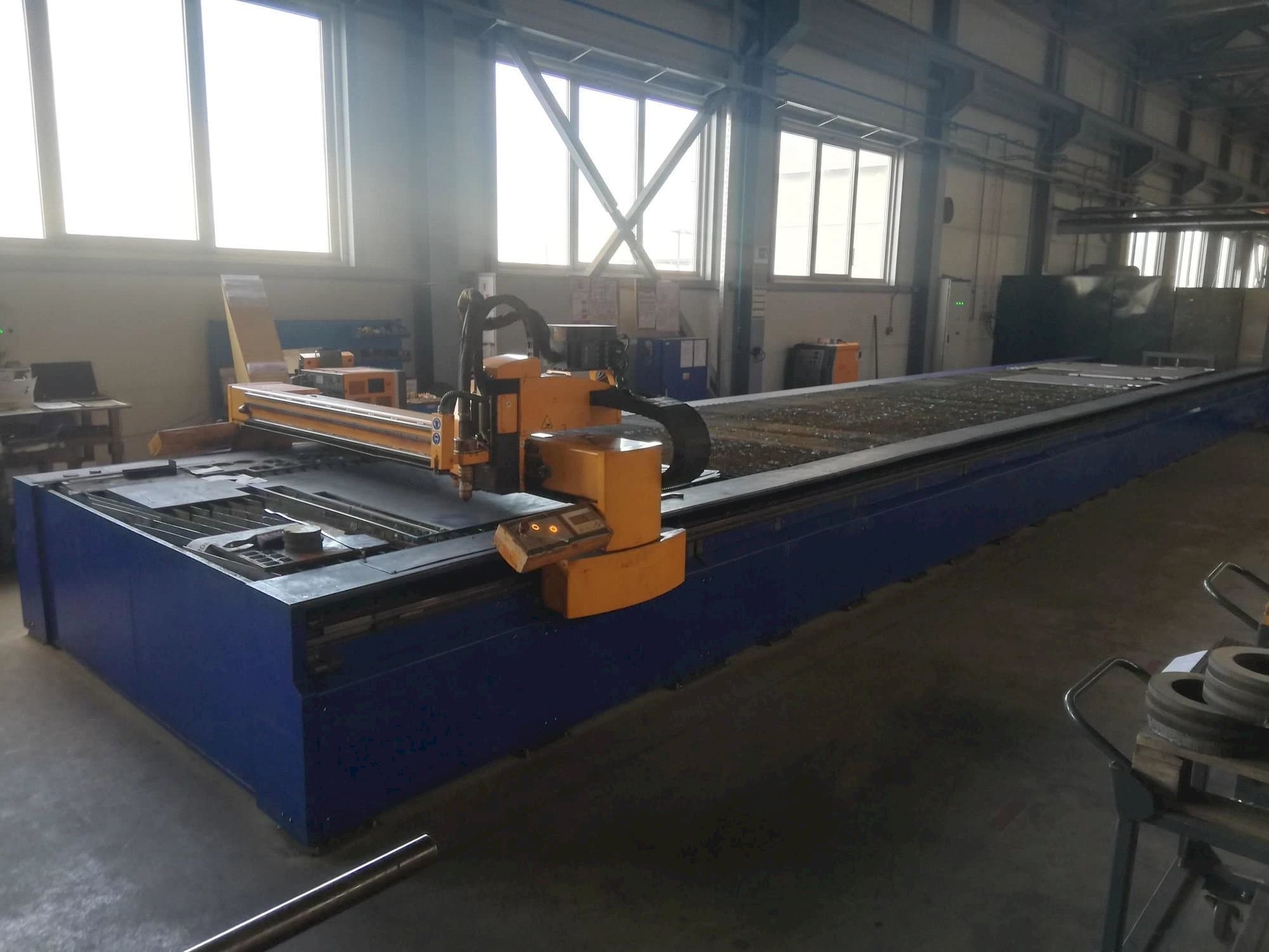 Widok z przodu maszyny MicroStep Pls 13501.20 P