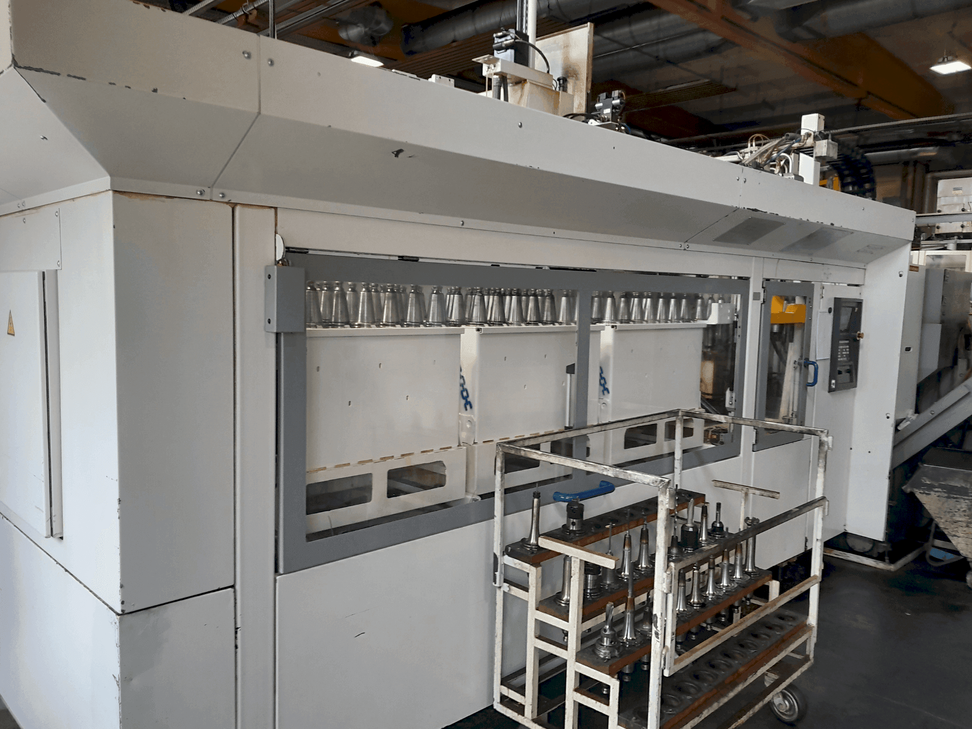 Widok z boku maszyny HELLER MCS-H 250