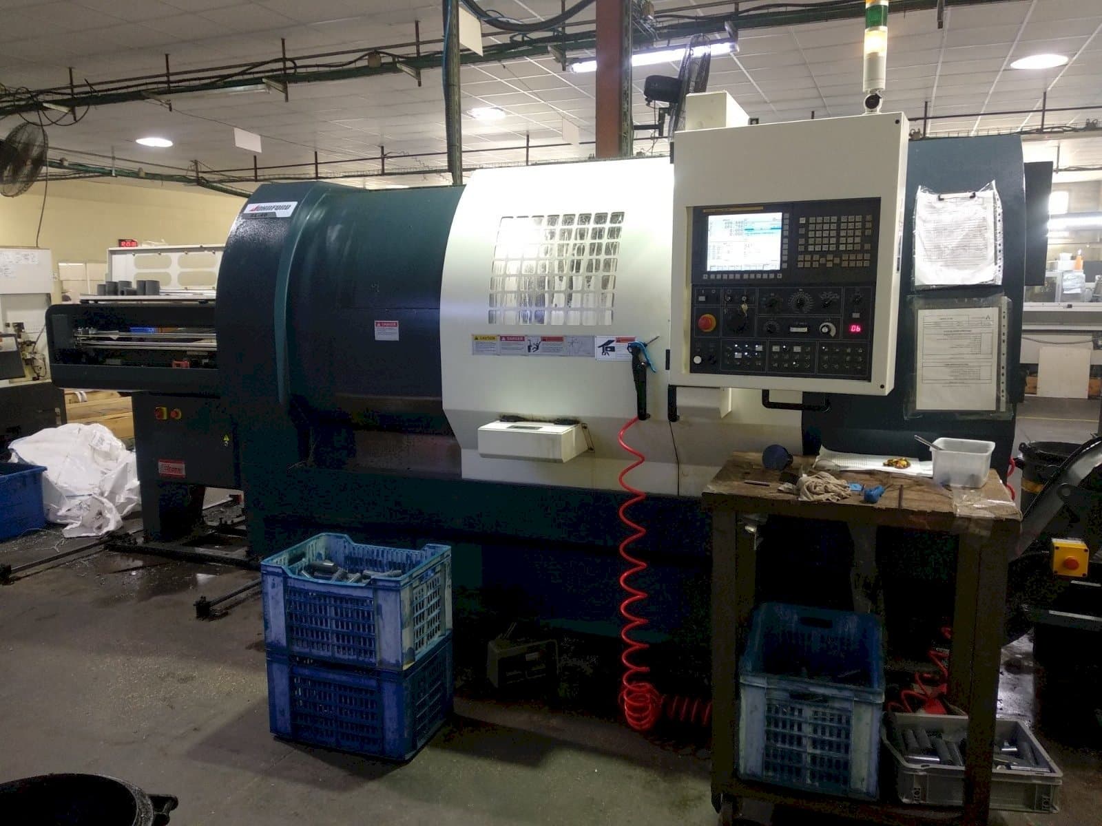 Widok z przodu maszyny Johnford SL-40