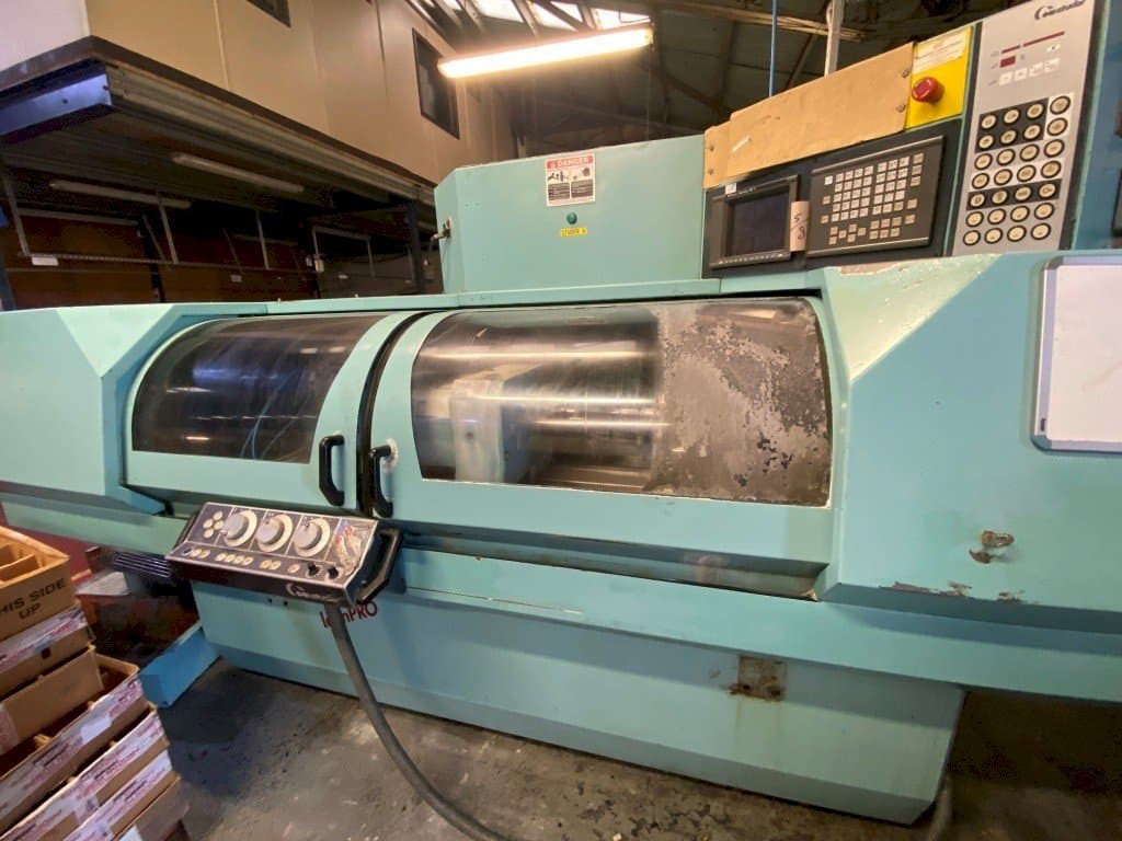 Widok z przodu maszyny STUDER  S30 lean Pro