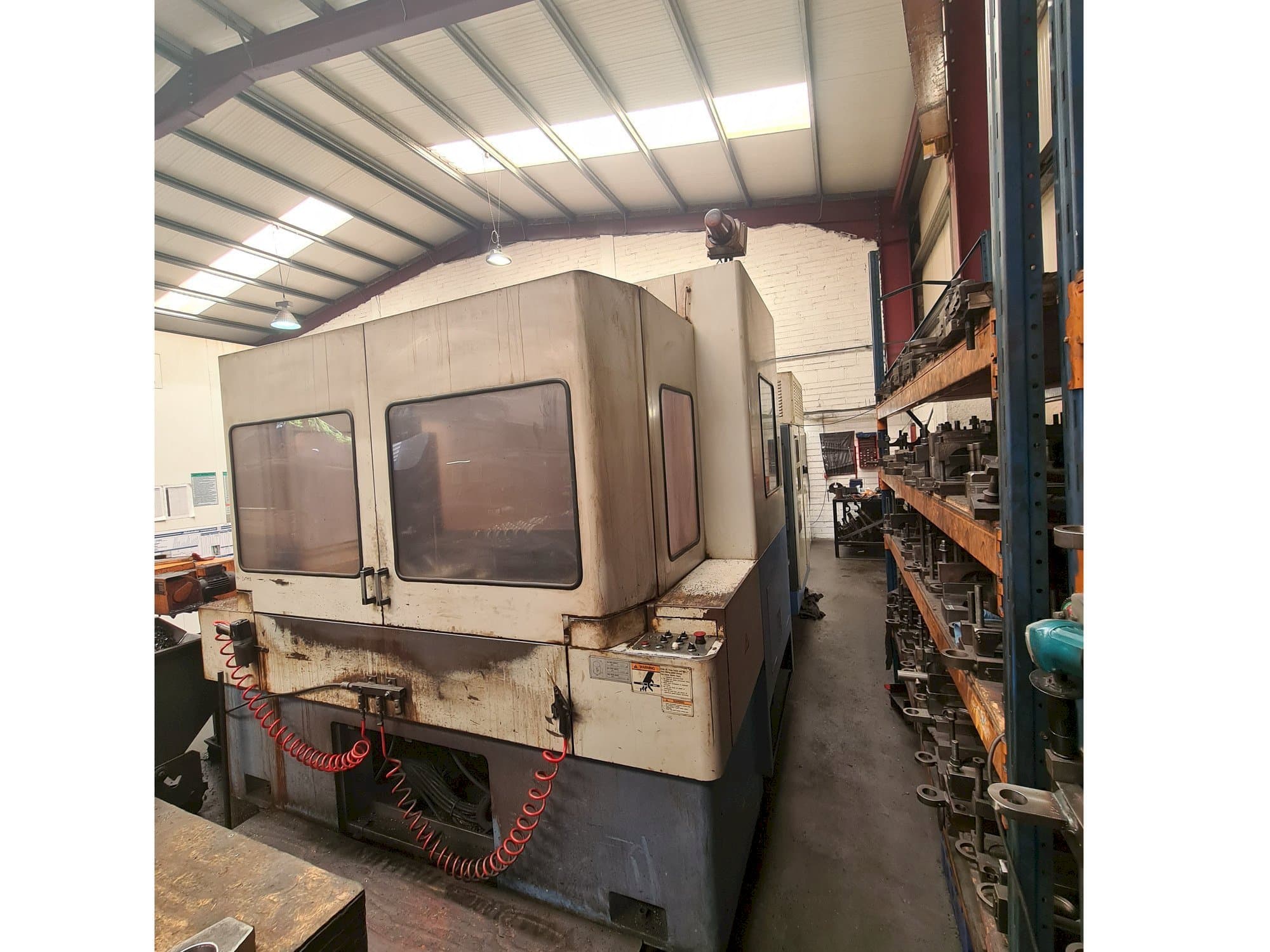 Widok z przodu maszyny Mazak H630NX