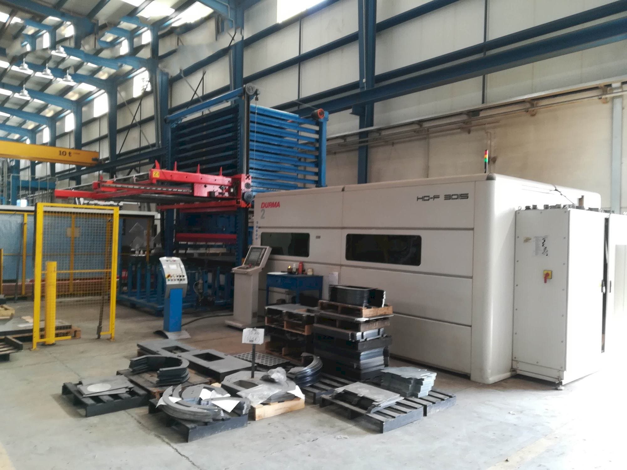 Widok z przodu maszyny Durma HD-F 3015