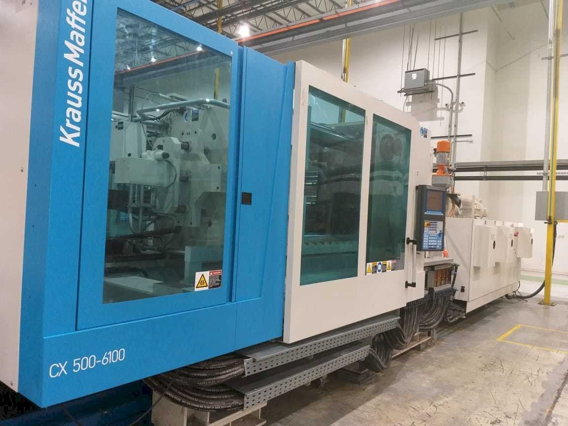 Widok z przodu maszyny Krauss Maffei 500-6100 CX