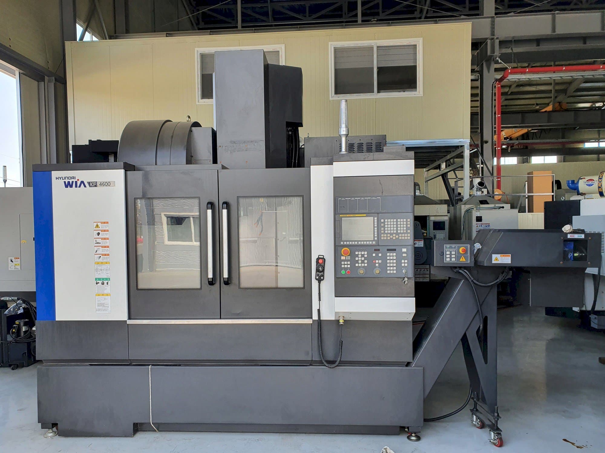 Widok z przodu maszyny Hyundai Wia KF4600