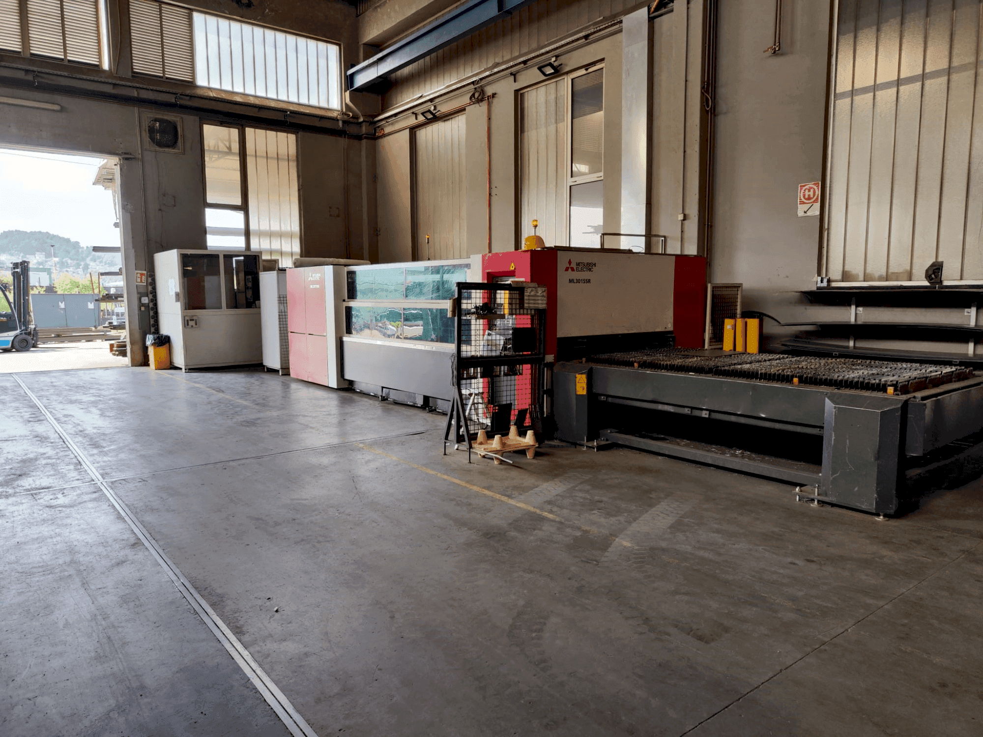 Widok z przodu maszyny Mitsubishi ML 3015 SR