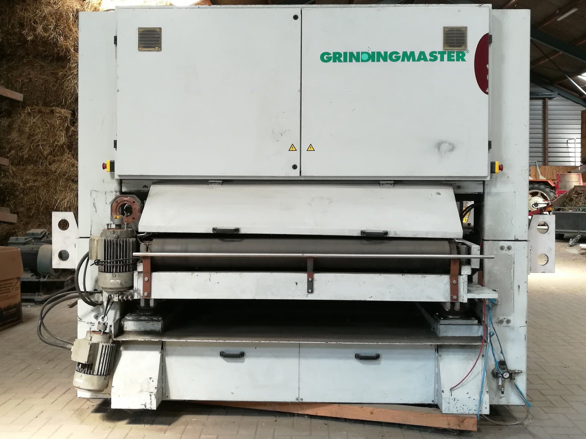 Widok z przodu maszyny TIMESAVERS MB-2-1600 Z2