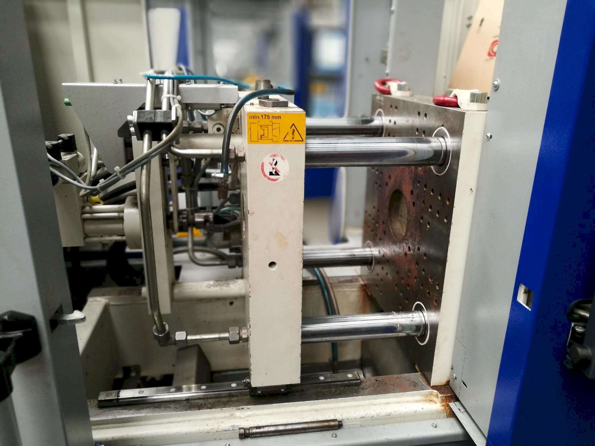 Widok z przodu maszyny Krauss Maffei KM 35-55 CX