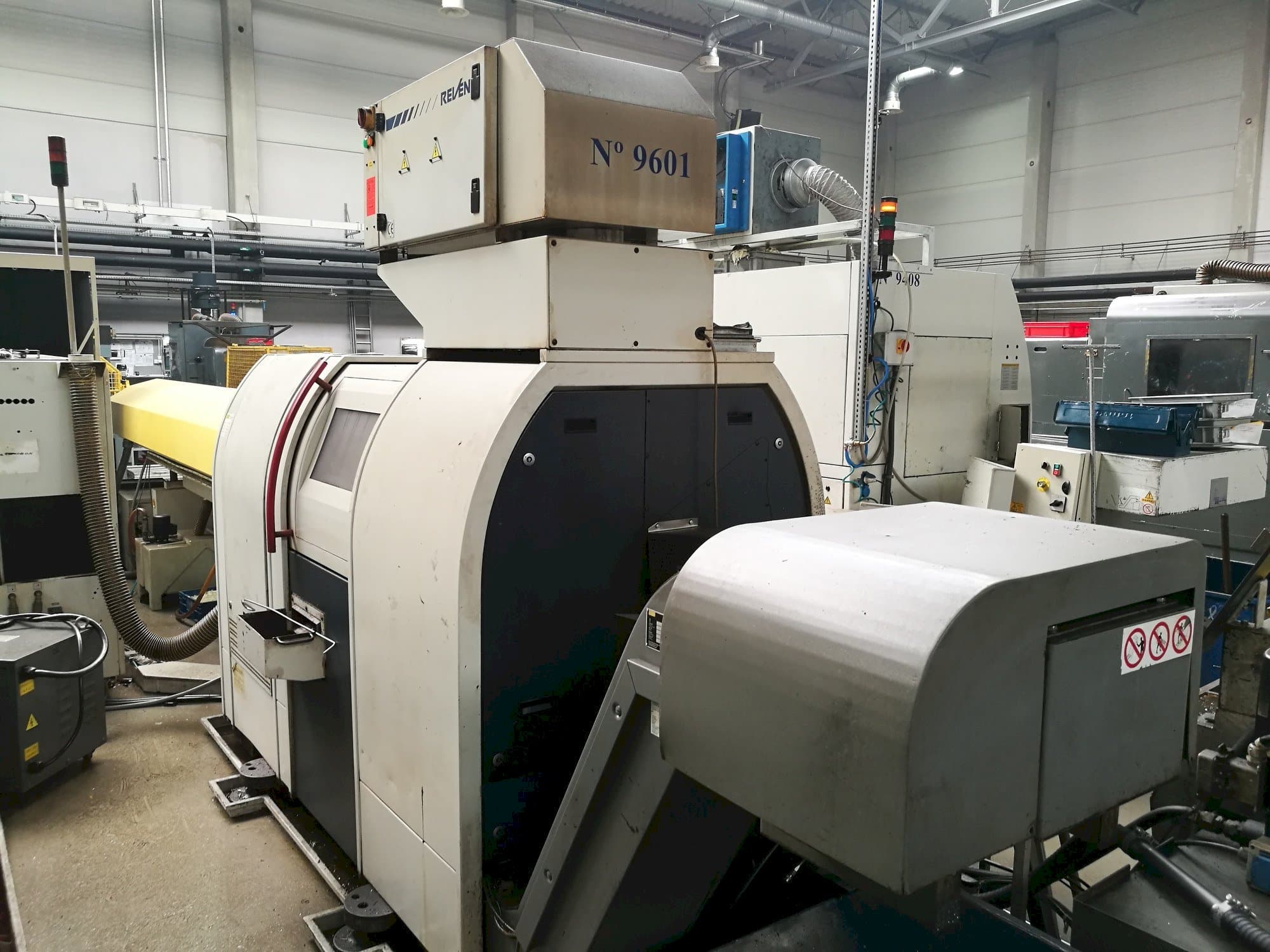 Widok z przodu maszyny TRAUB TNL 16/26