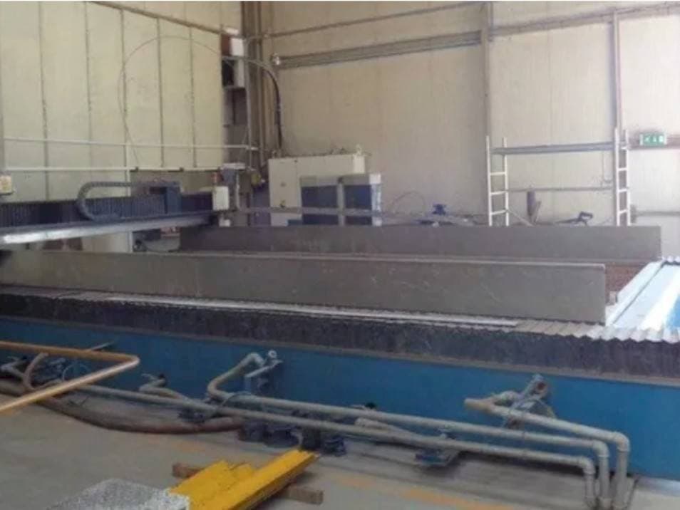 Widok z przodu maszyny YC Industry YCWJ-3742-L3060