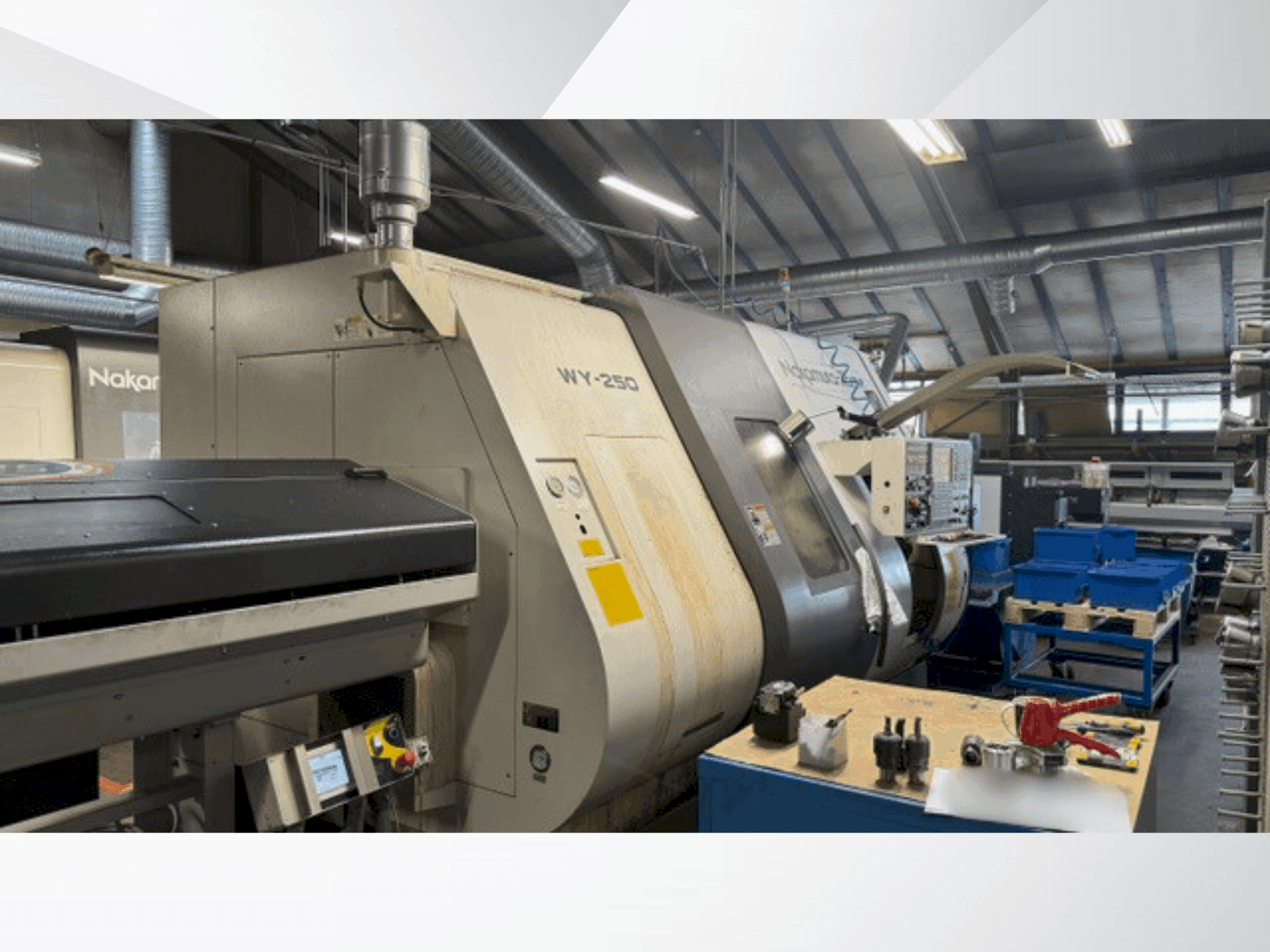 Widok z przodu maszyny NAKAMURA-TOME WY-250