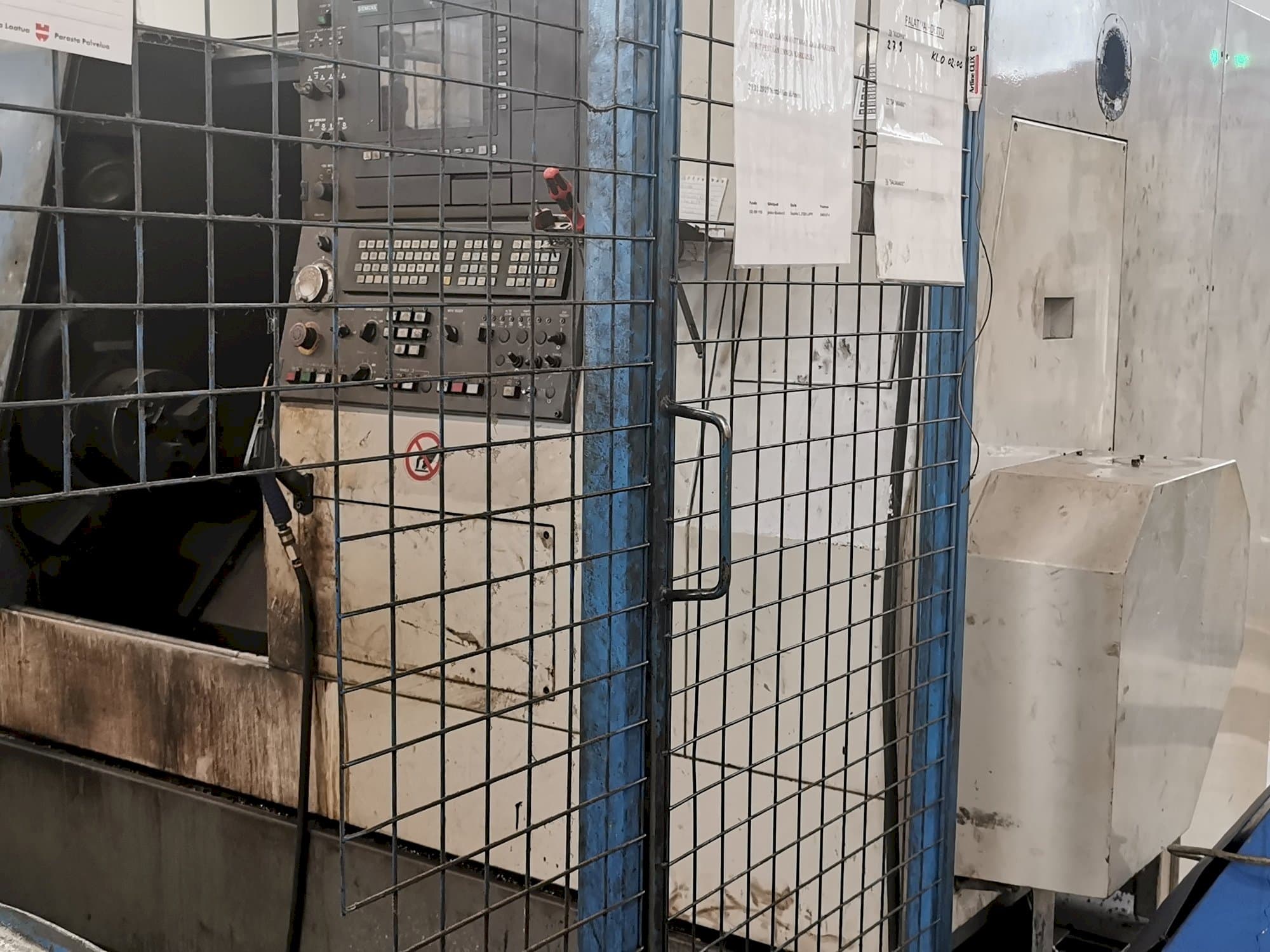 Widok z przodu maszyny Hyundai HIT 250 S