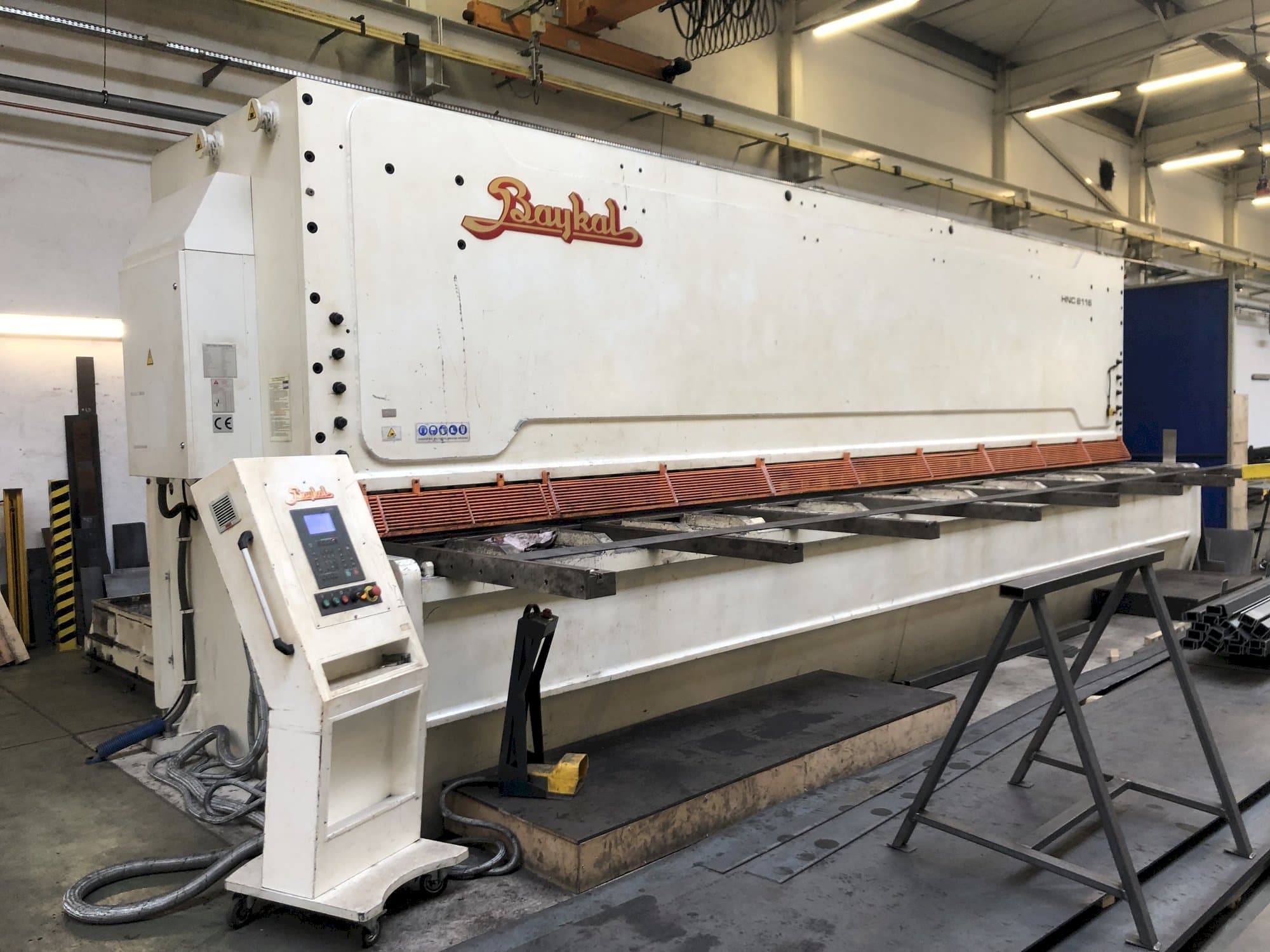 Widok z przodu maszyny Baykal HNC 8116