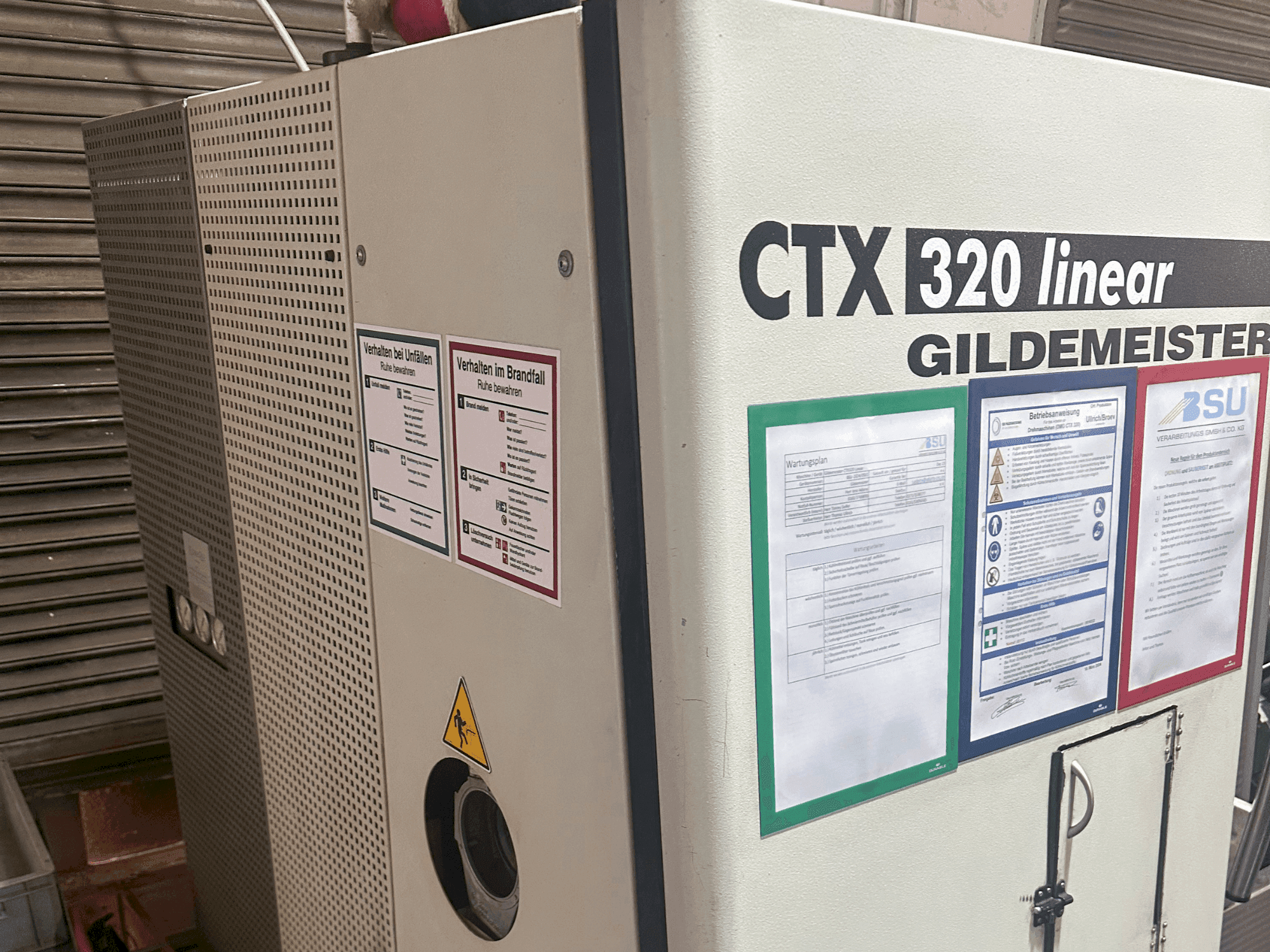 Widok z przodu maszyny DMG CTX 320 Linear V5