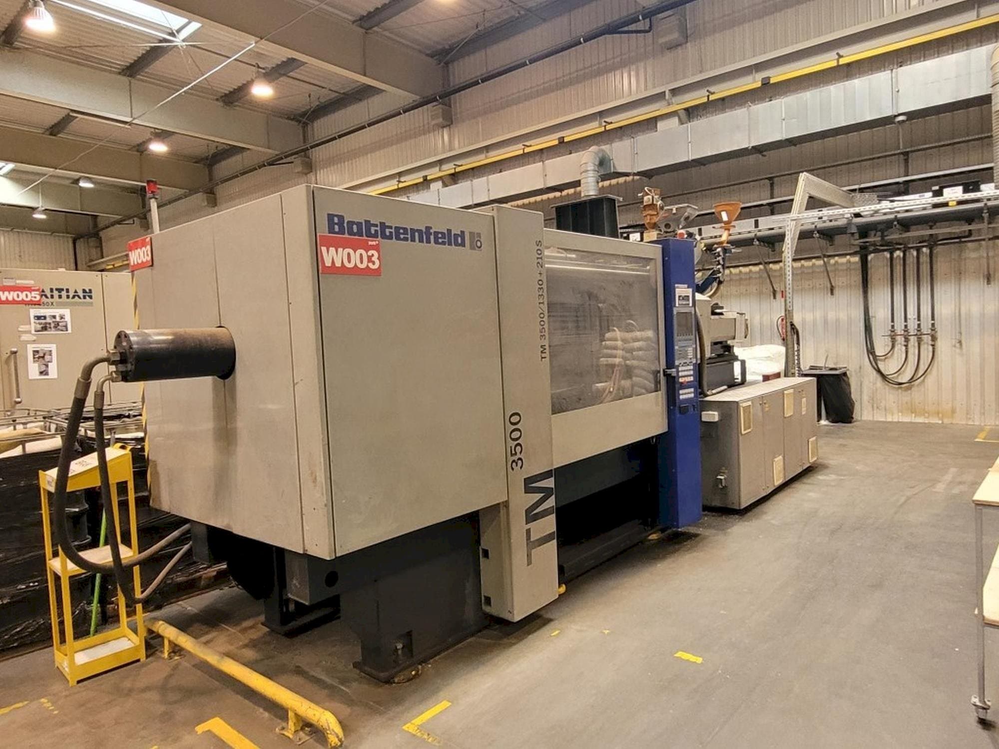 Widok z przodu maszyny Battenfeld TM 3500/1330+210S