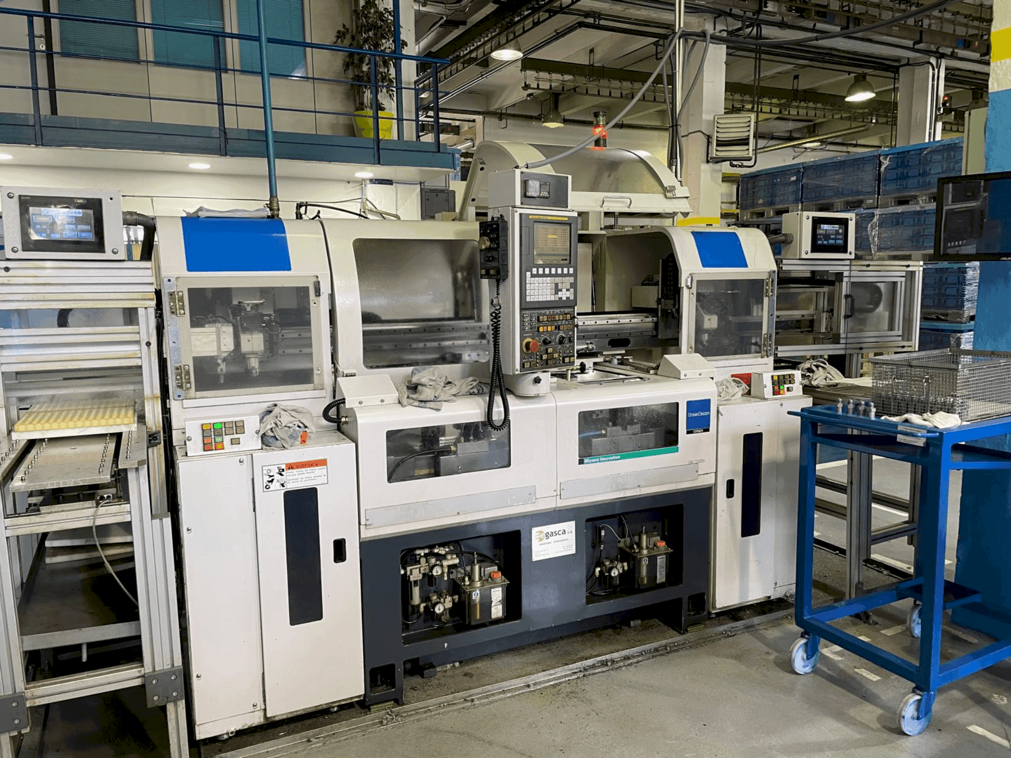 Widok z przodu maszyny Miyano GN-3200W