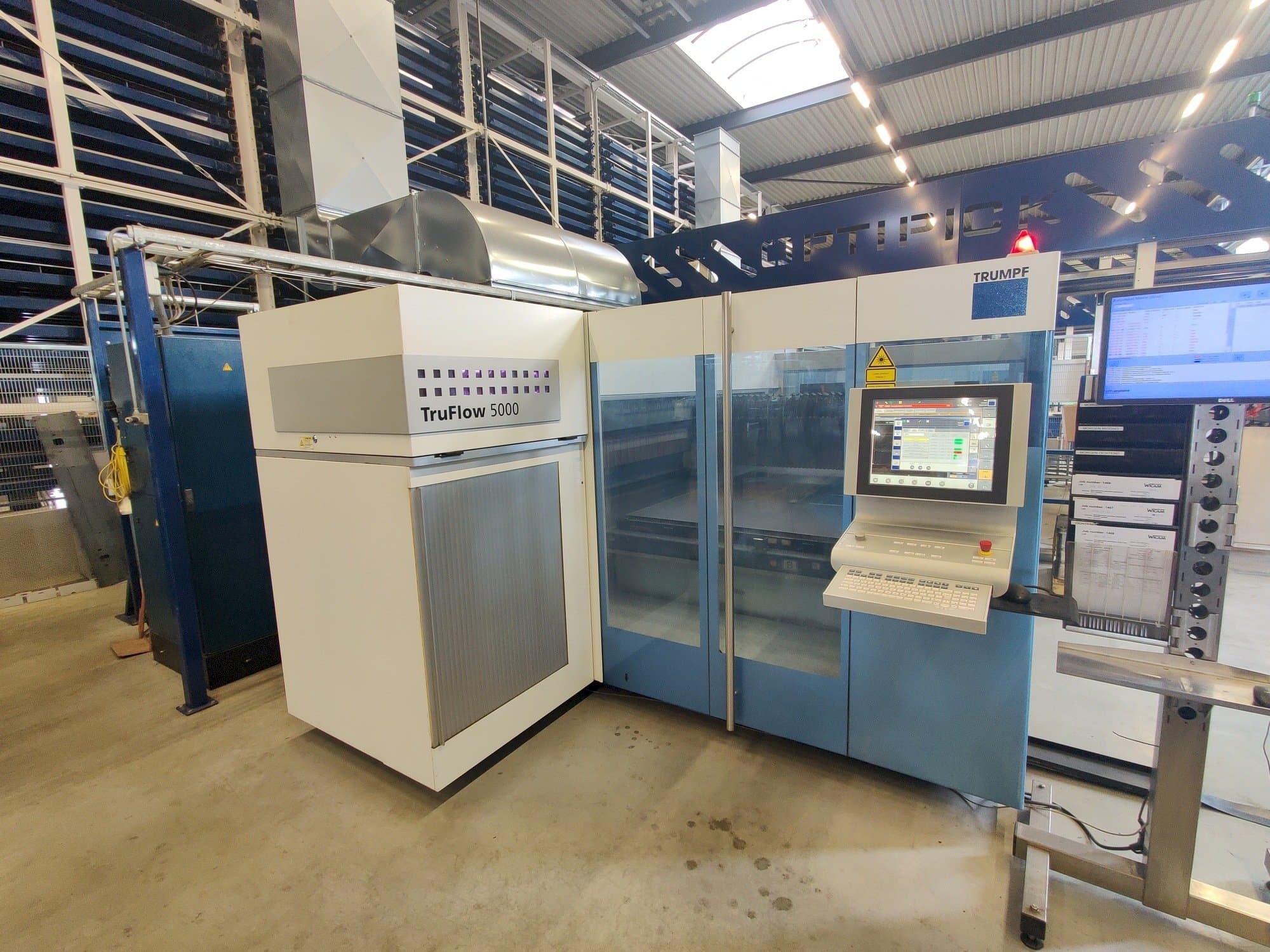 Widok z przodu maszyny Trumpf TruLaser 3030