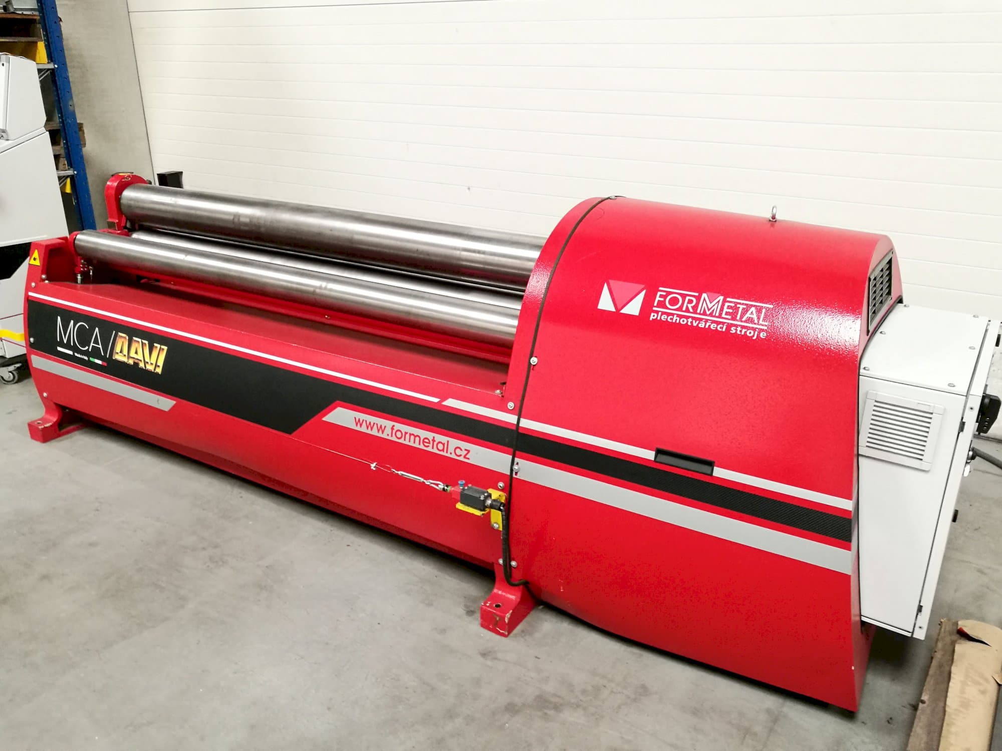 Widok z prawej maszyny Davi MCA 2017