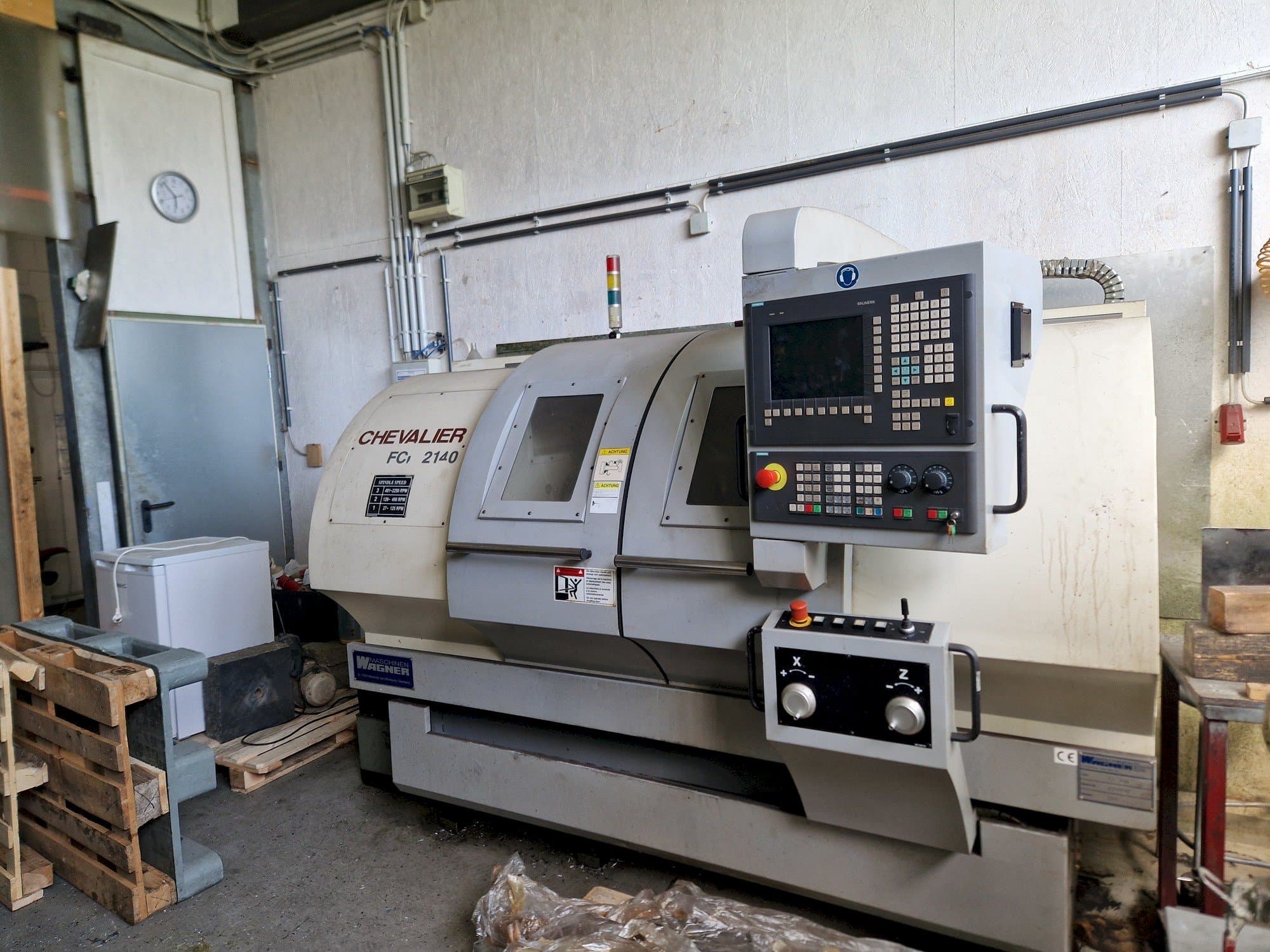 Widok z przodu maszyny Chevalier FCL 2140 S