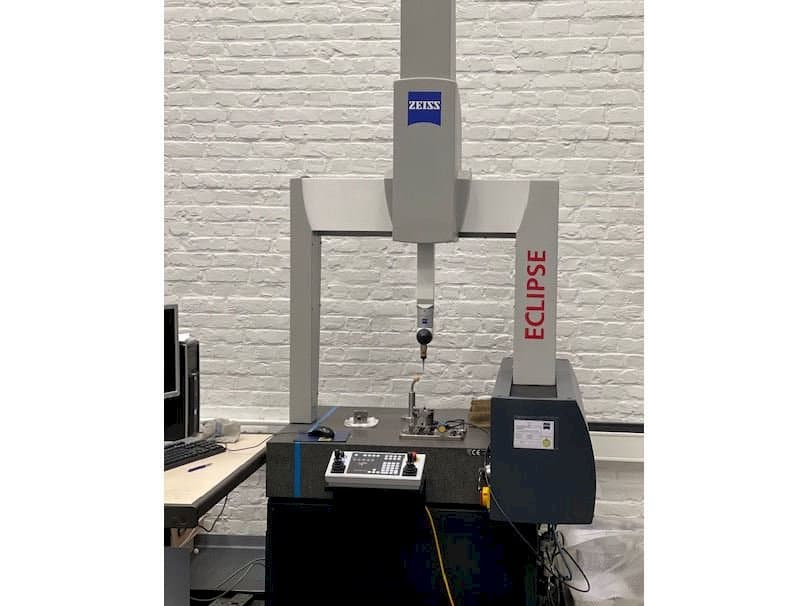 Widok z przodu maszyny ZEISS Eclipse