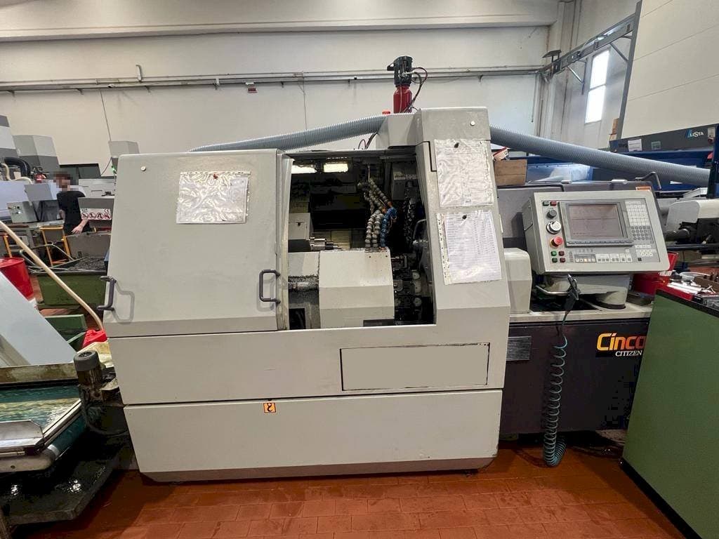 Widok z przodu maszyny Citizen M32