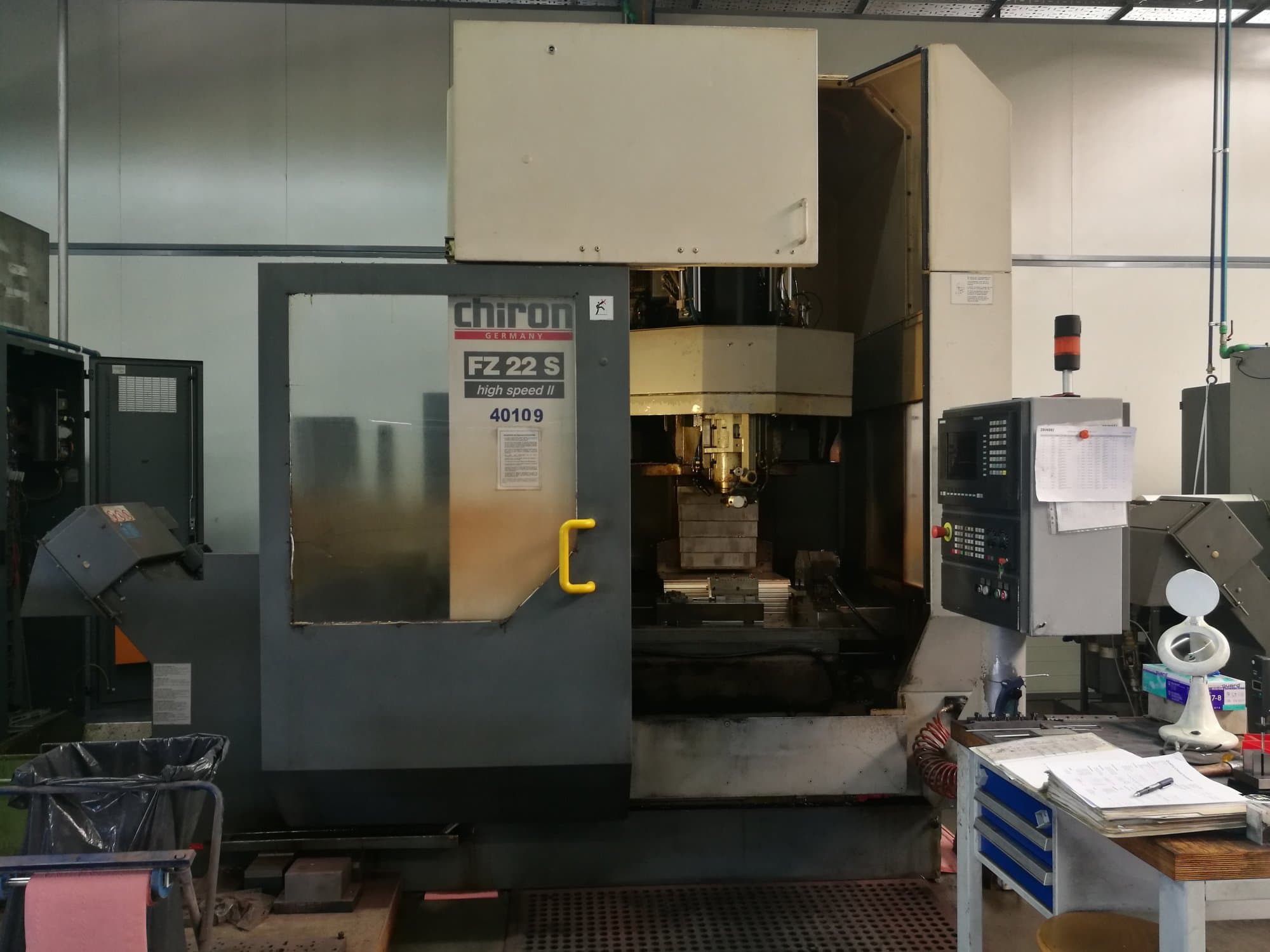 Widok z przodu maszyny Chiron FZ 22 S