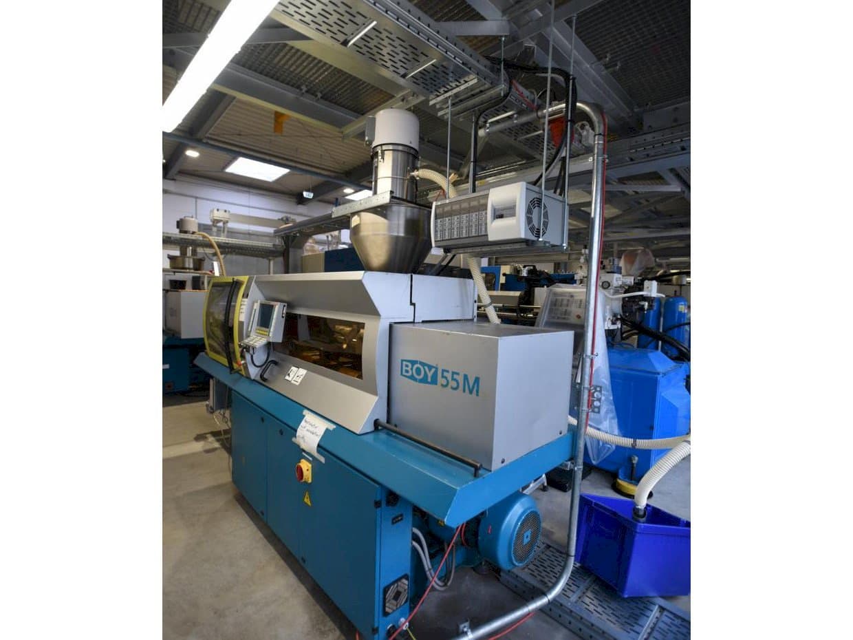 Widok z przodu maszyny BOY 55M
