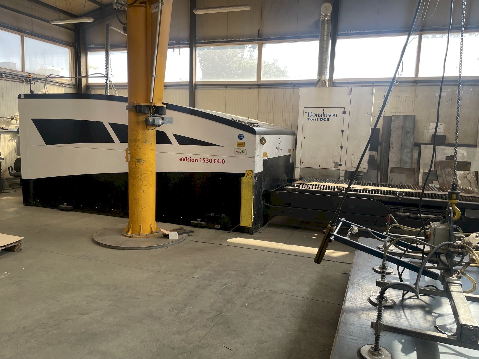 Widok z przodu maszyny EAGLE eVision 1530 F4.0