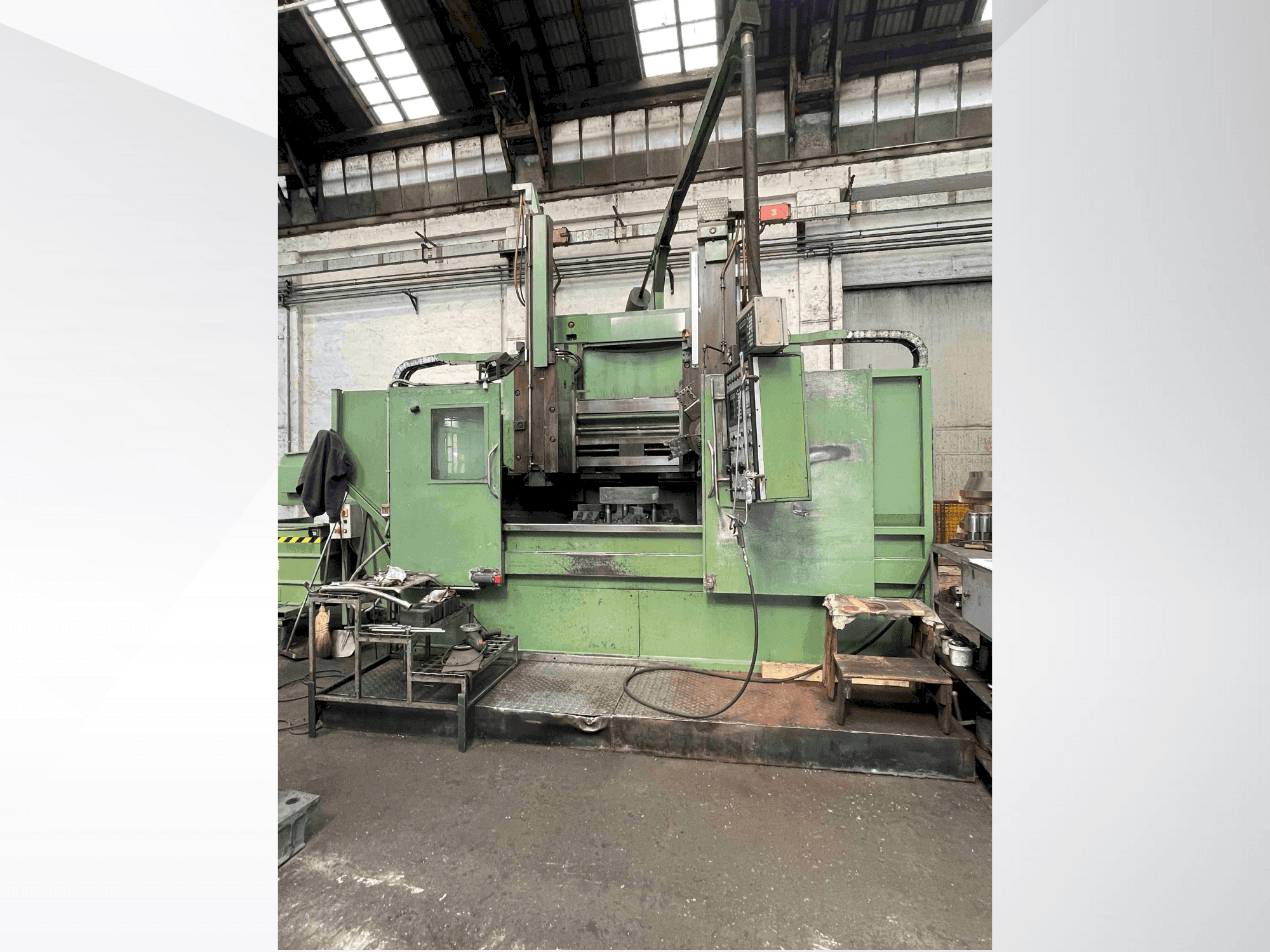 Widok z przodu maszyny MORANDO VS 12