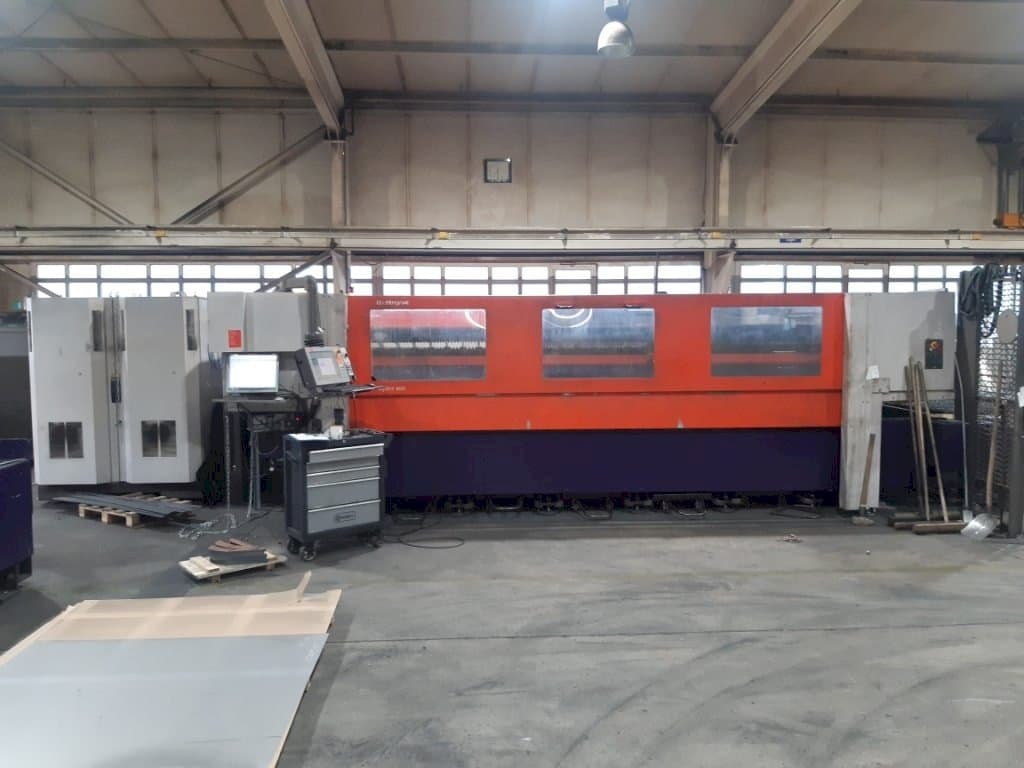 Widok z przodu maszyny Bystronic Bystar 4020