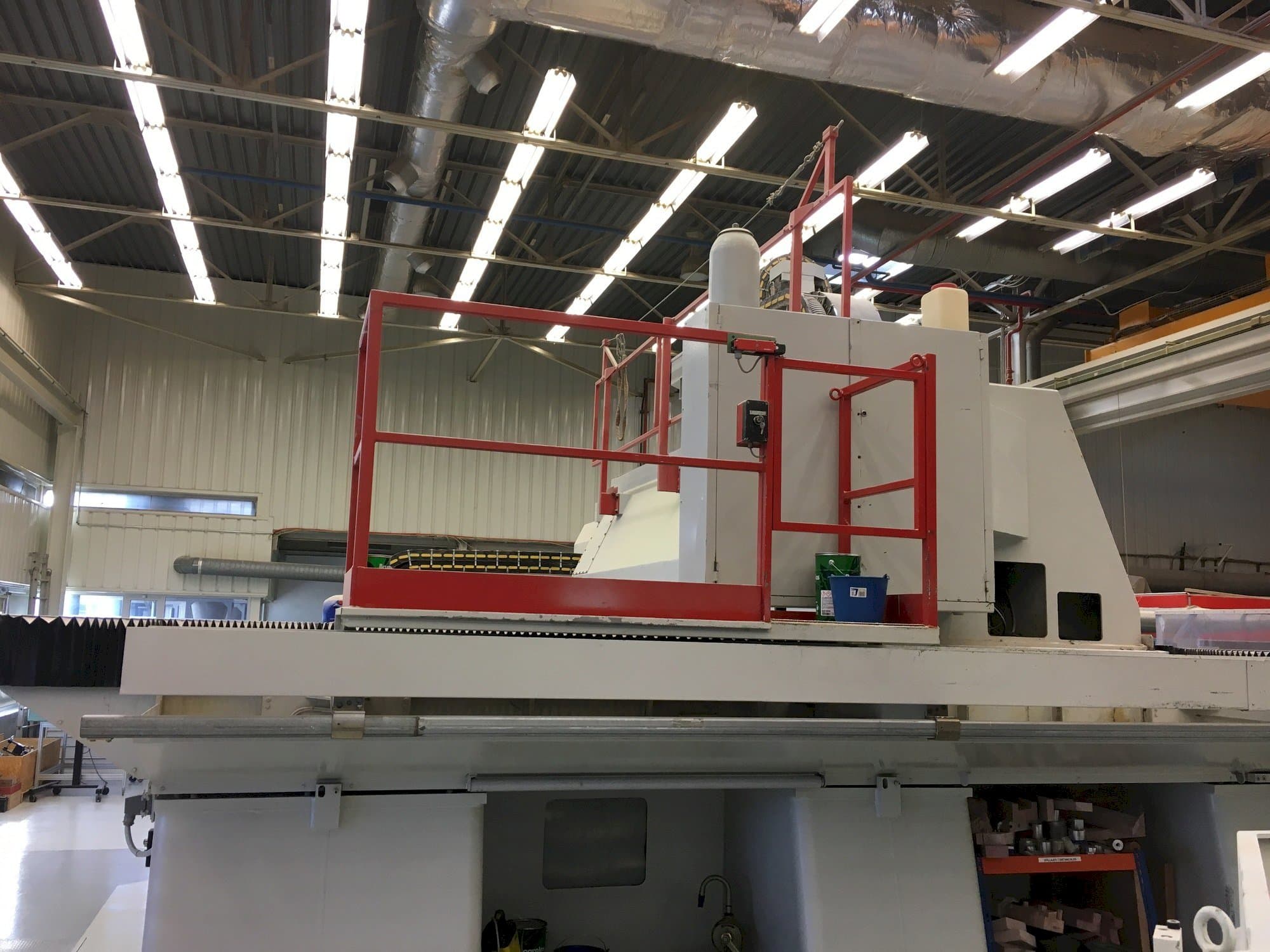 Widok z przodu maszyny Forest Line Minumac II 305 TH