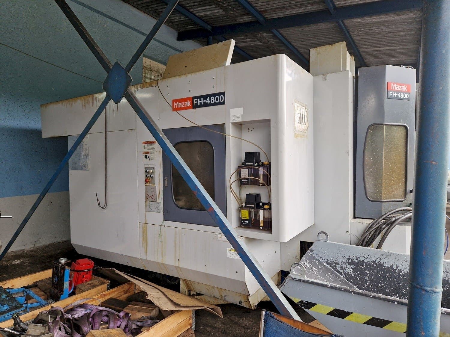 Widok z przodu maszyny Mazak