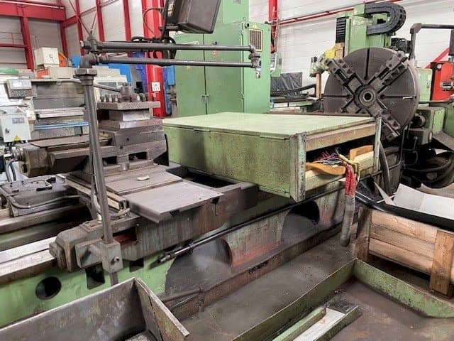 Widok z przodu maszyny TOS SU 100/8000