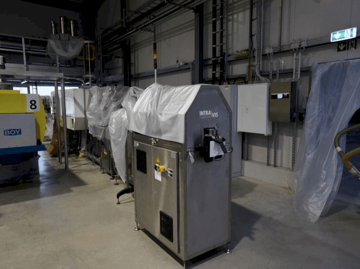 Widok z przodu maszyny INTRAVIS Capwatcher 6432