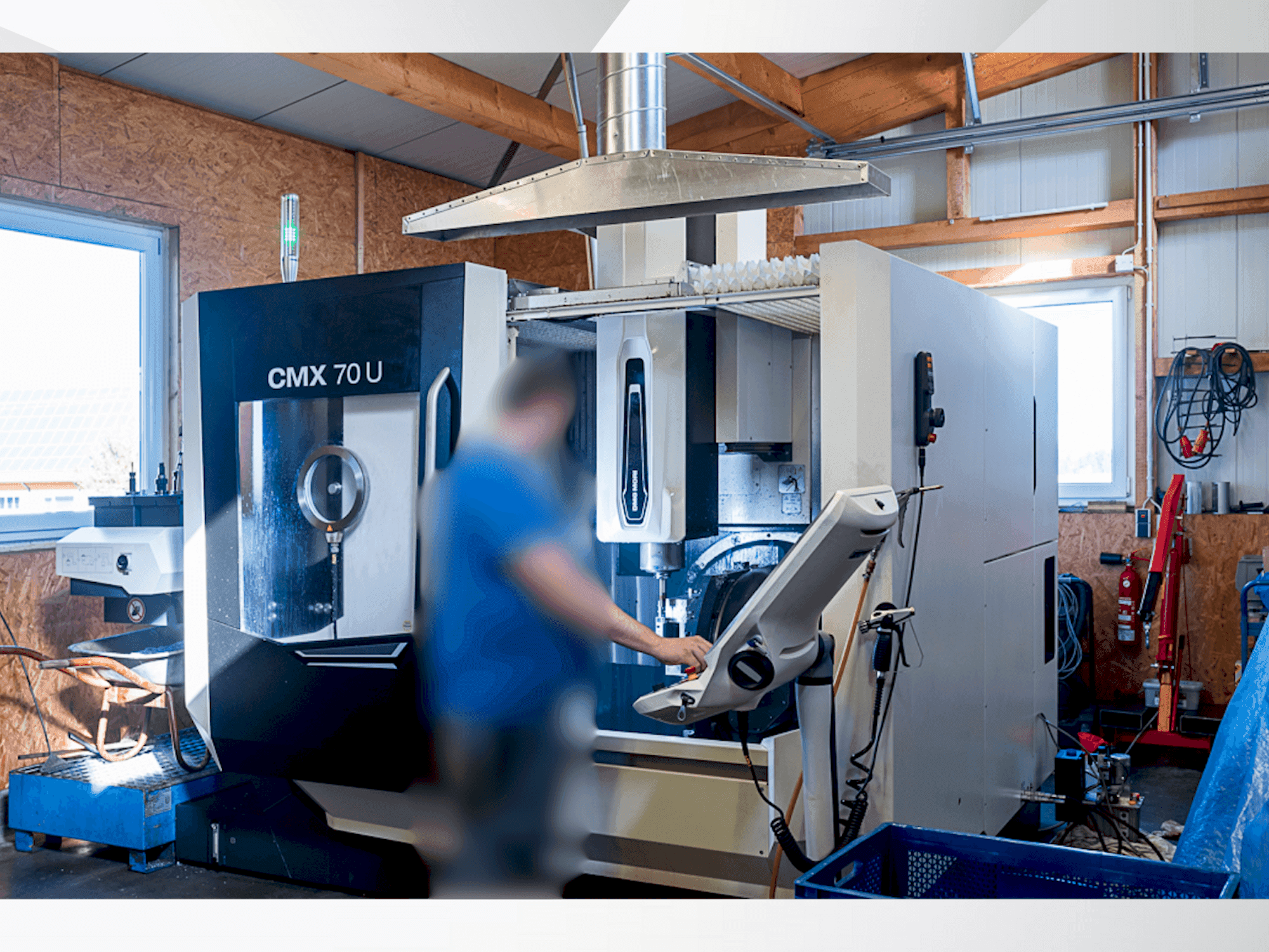 Widok z przodu maszyny DMG MORI CMX 70 U