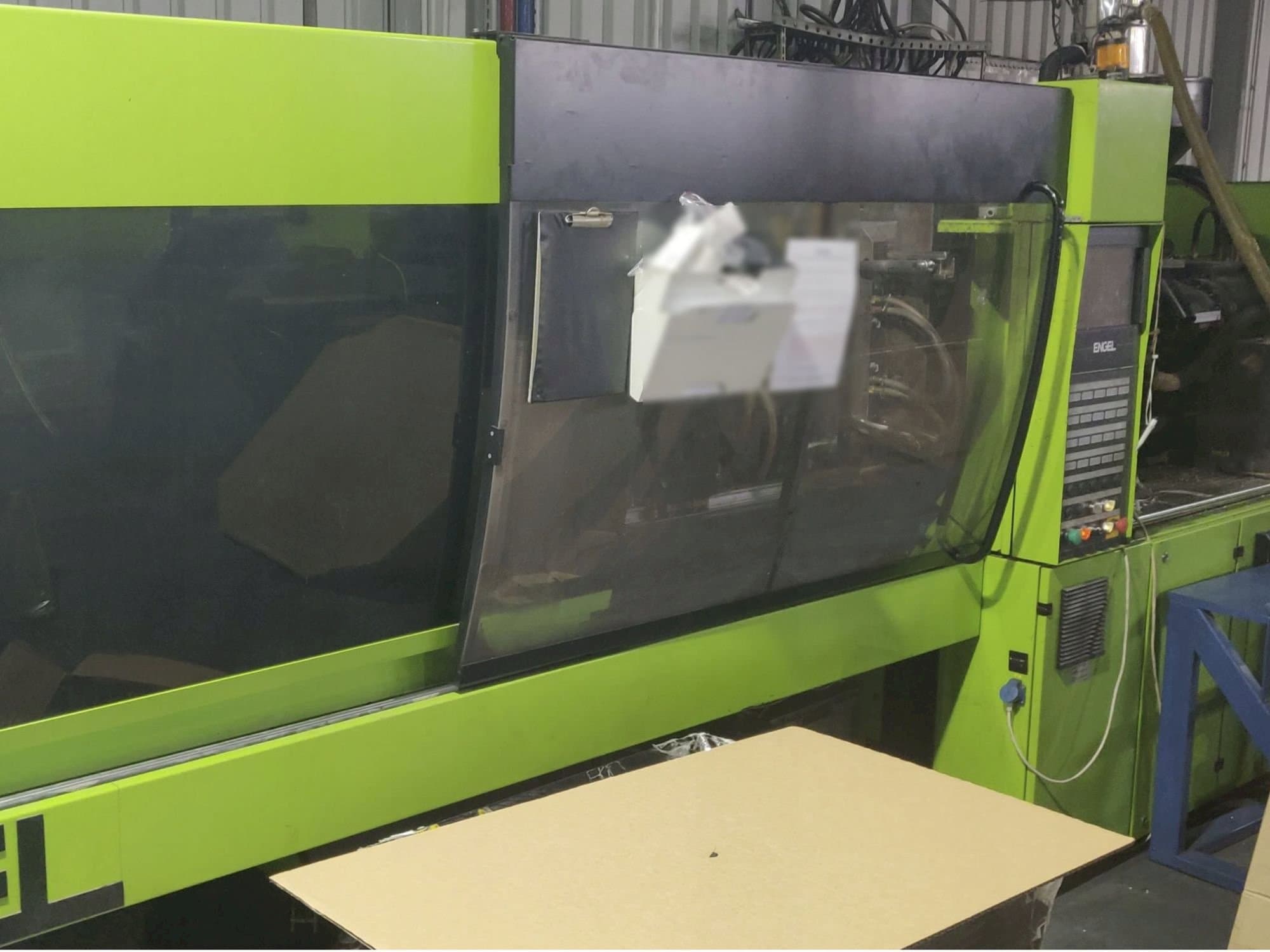 Widok z przodu maszyny ENGEL Victory 1050/220 Tech