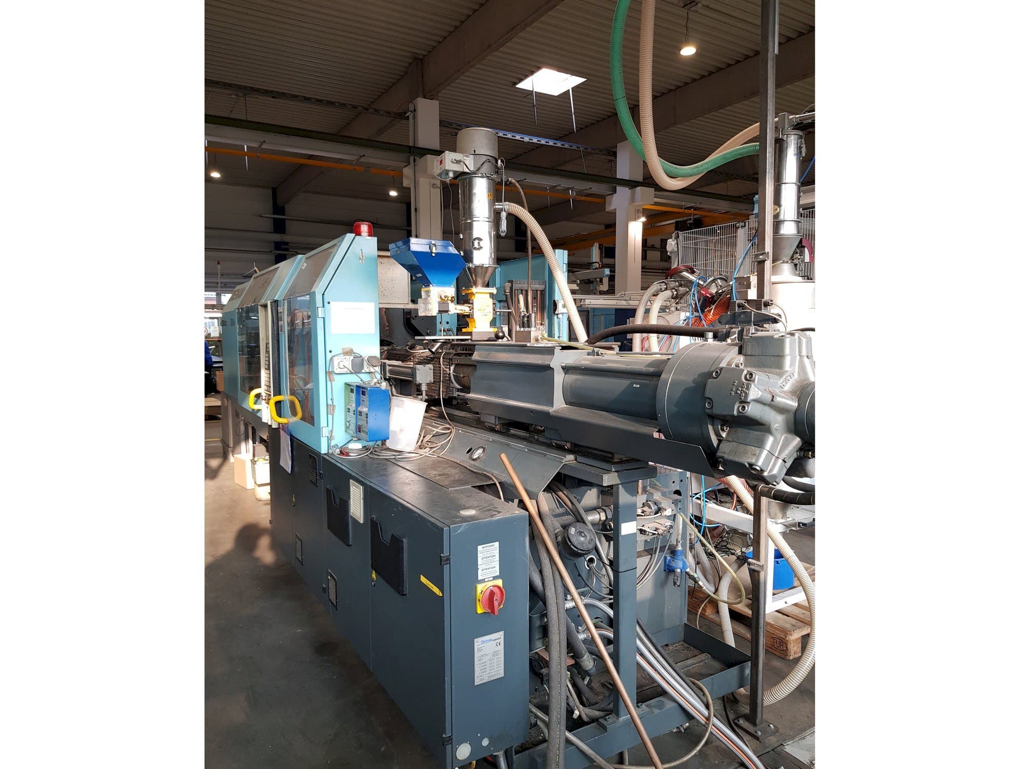 Widok z przodu maszyny DEMAG Ergotech viva 2000-840