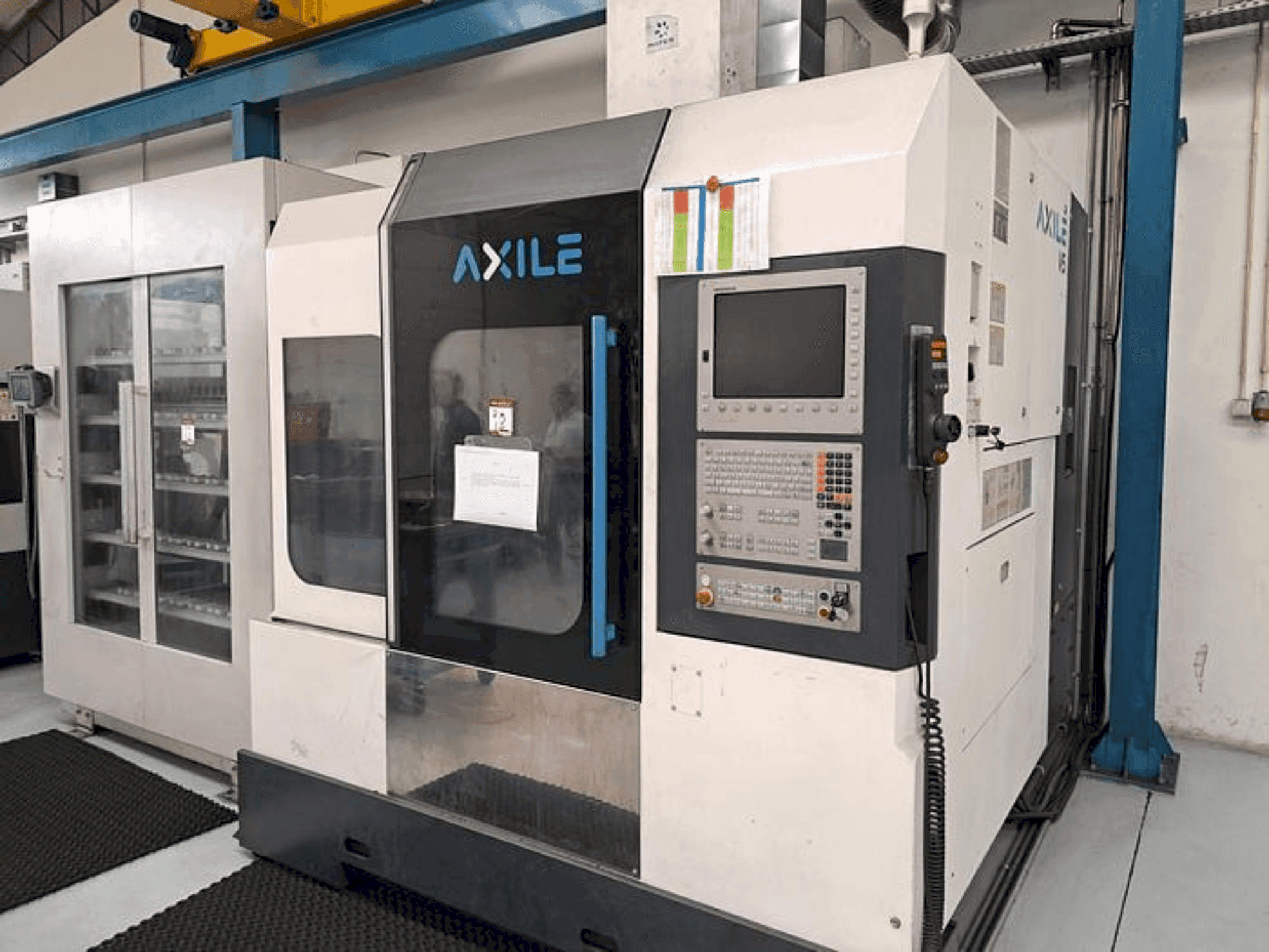 Widok z przodu maszyny AXILE V5