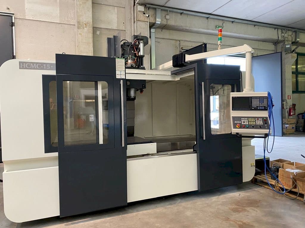 Widok z przodu maszyny Hartford HCMC-15