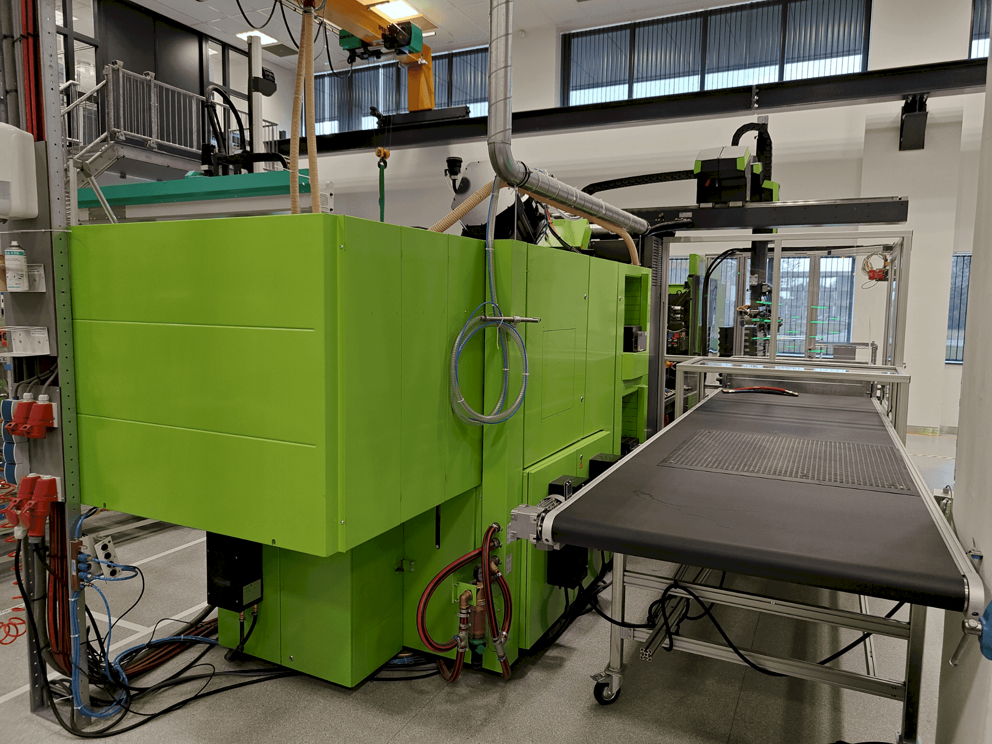 Widok z przodu maszyny Engel e-victory 740H/50W/220 combi + Viper 20